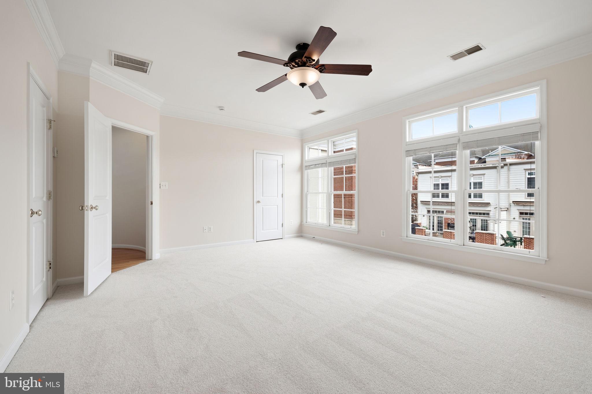 BELMONT TOWN CENTER - Residential