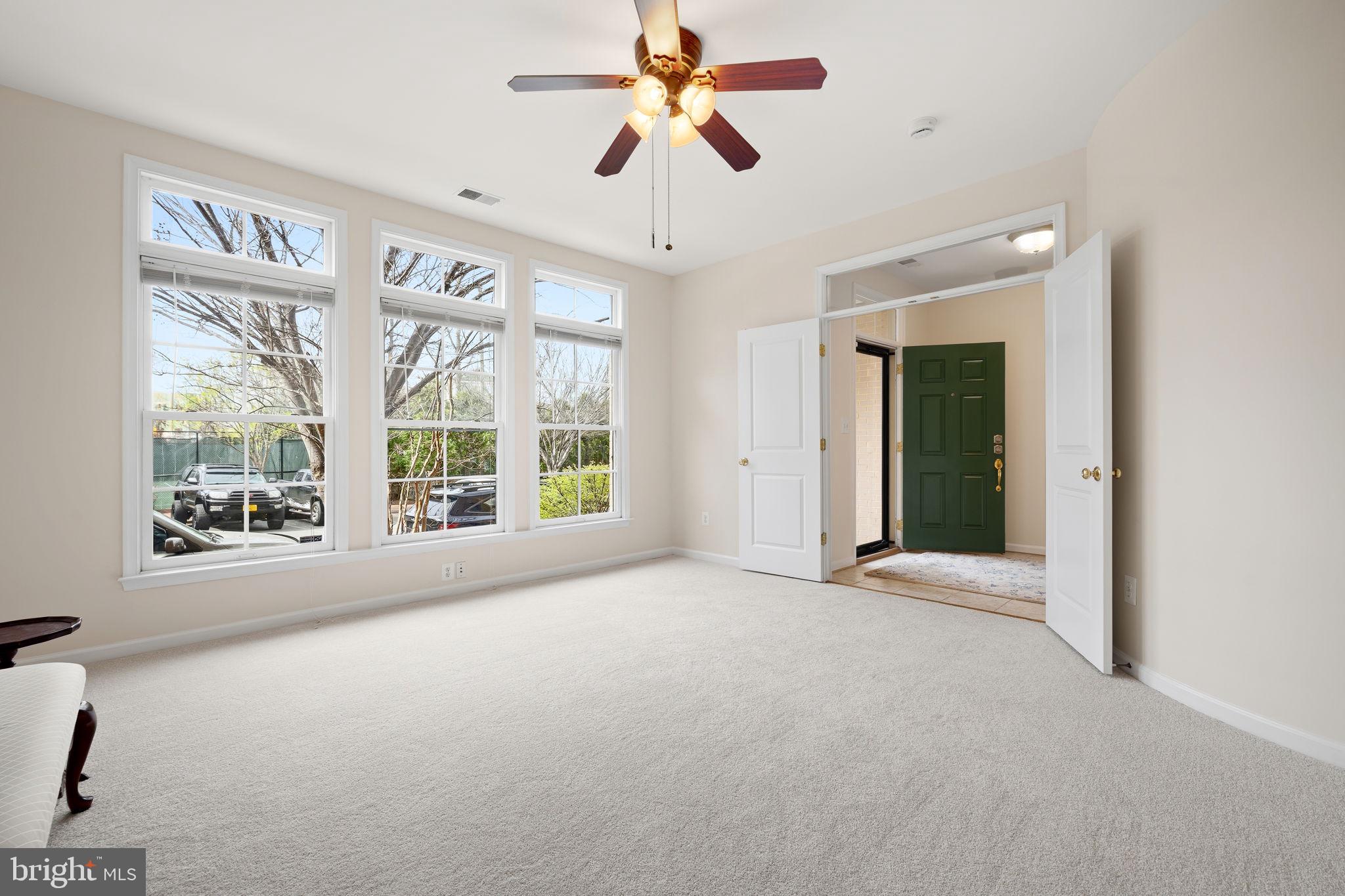 BELMONT TOWN CENTER - Residential