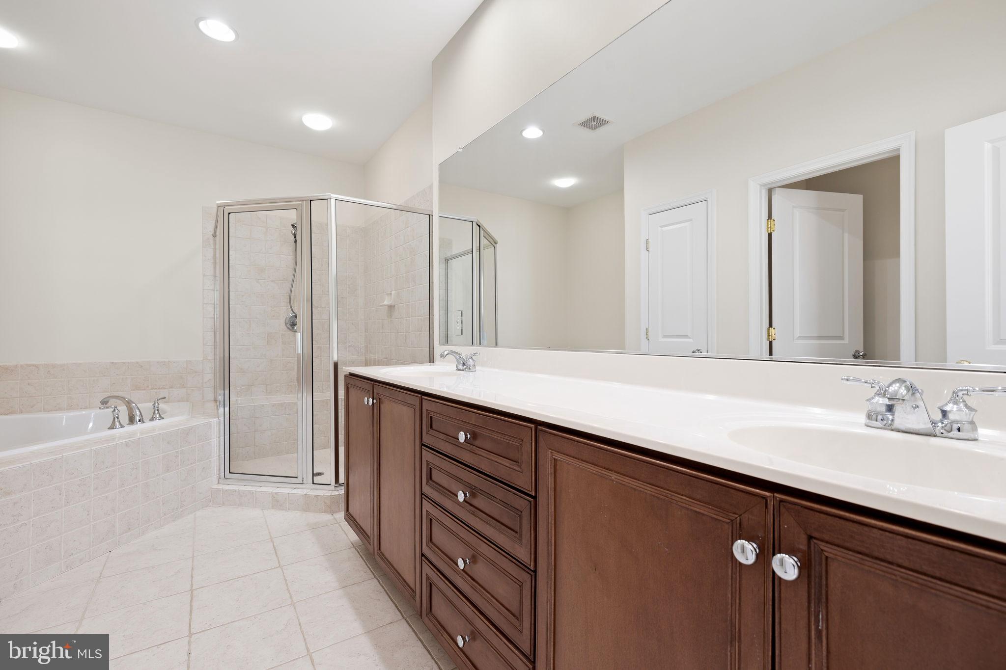 BELMONT TOWN CENTER - Residential