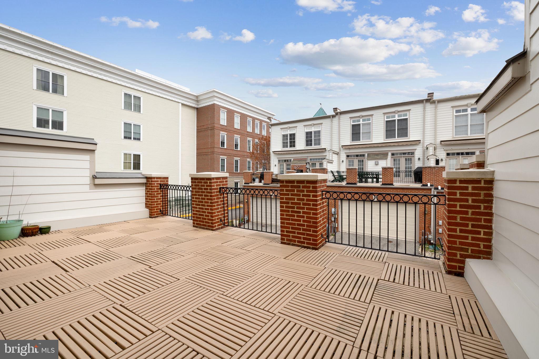 BELMONT TOWN CENTER - Residential