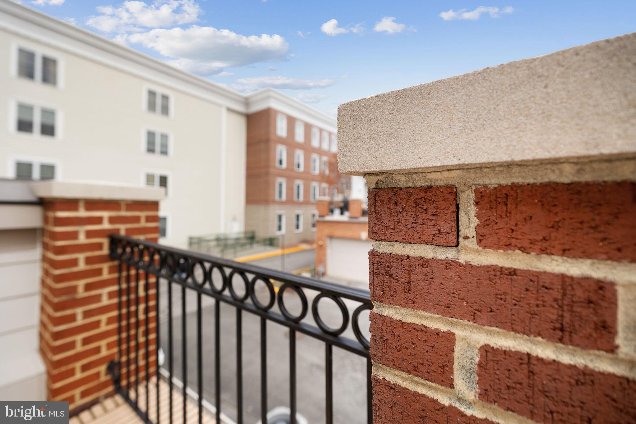 BELMONT TOWN CENTER - Residential