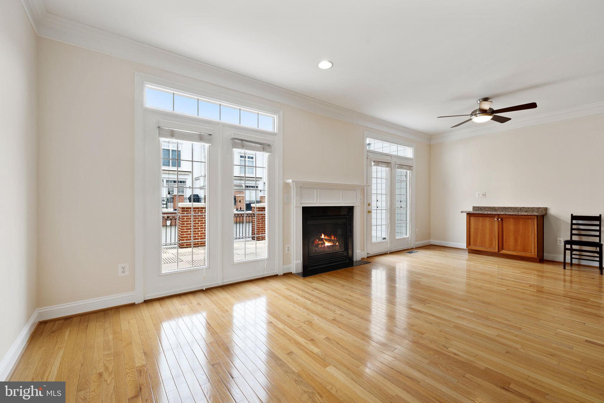 BELMONT TOWN CENTER - Residential