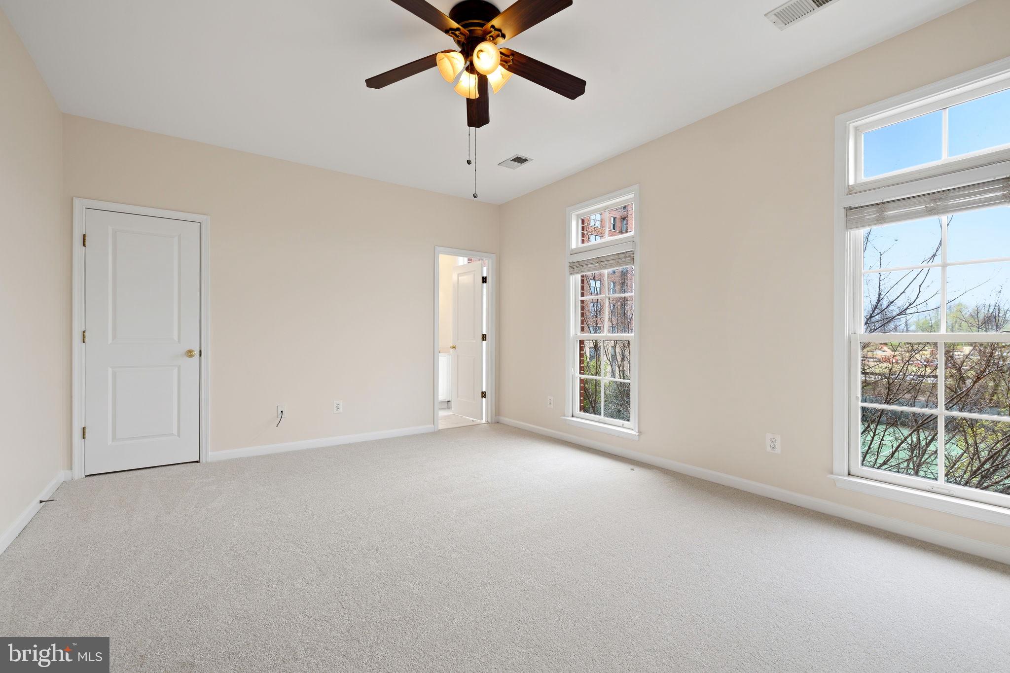 BELMONT TOWN CENTER - Residential