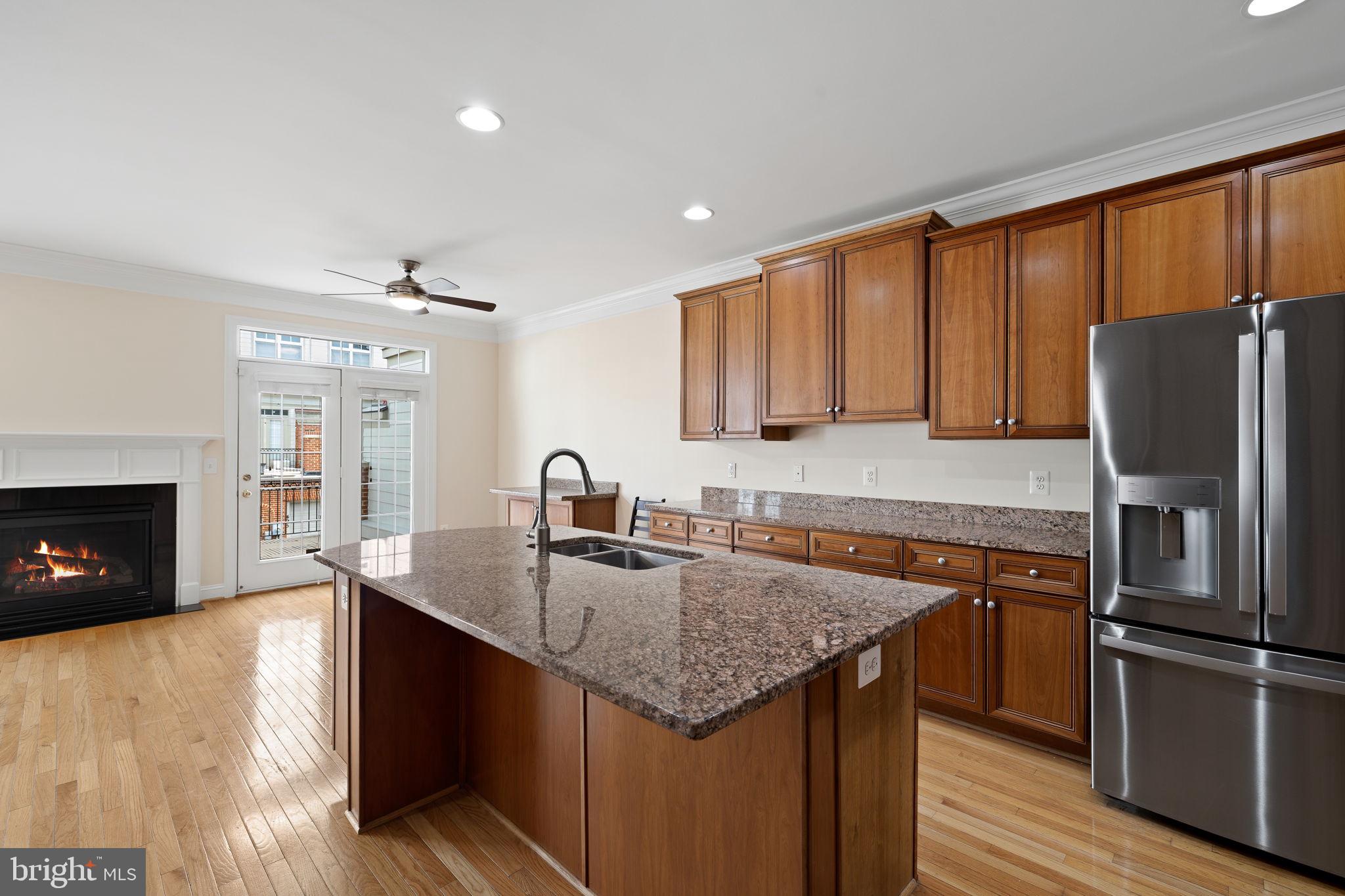 BELMONT TOWN CENTER - Residential