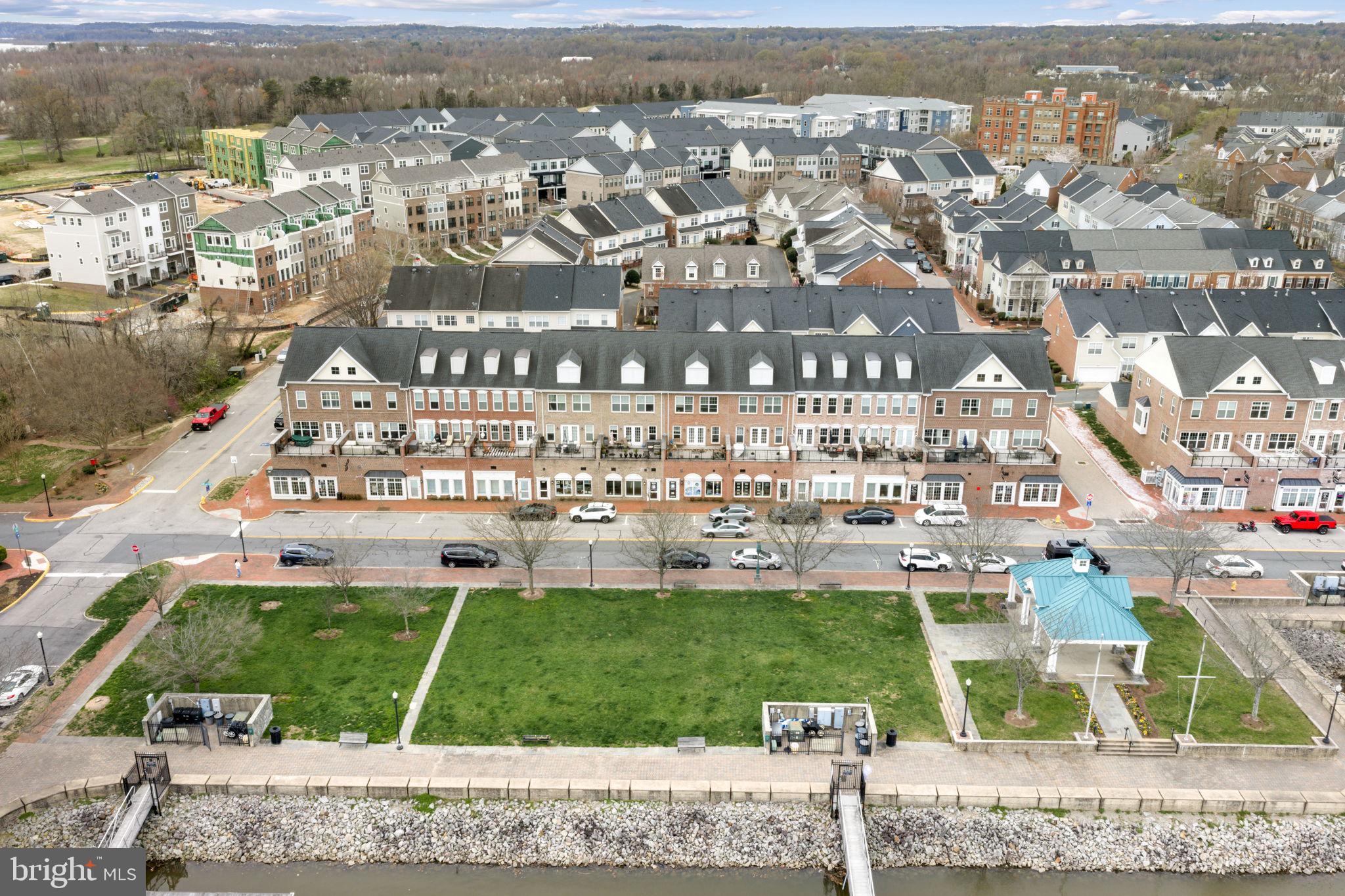 BELMONT TOWN CENTER - Residential