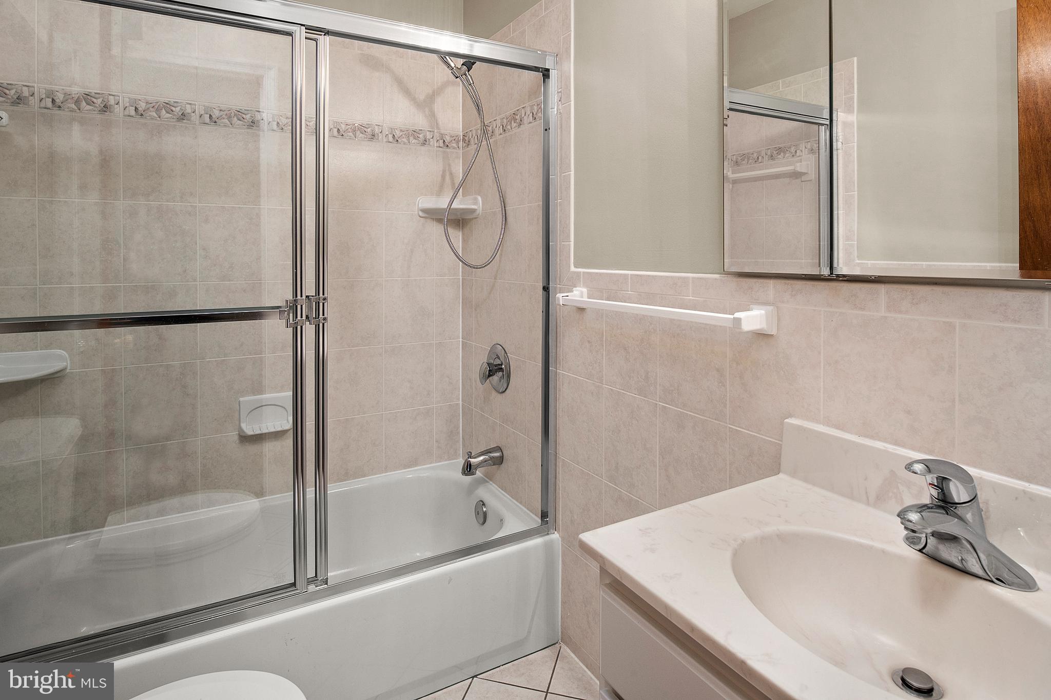 CALVERTON - Residential