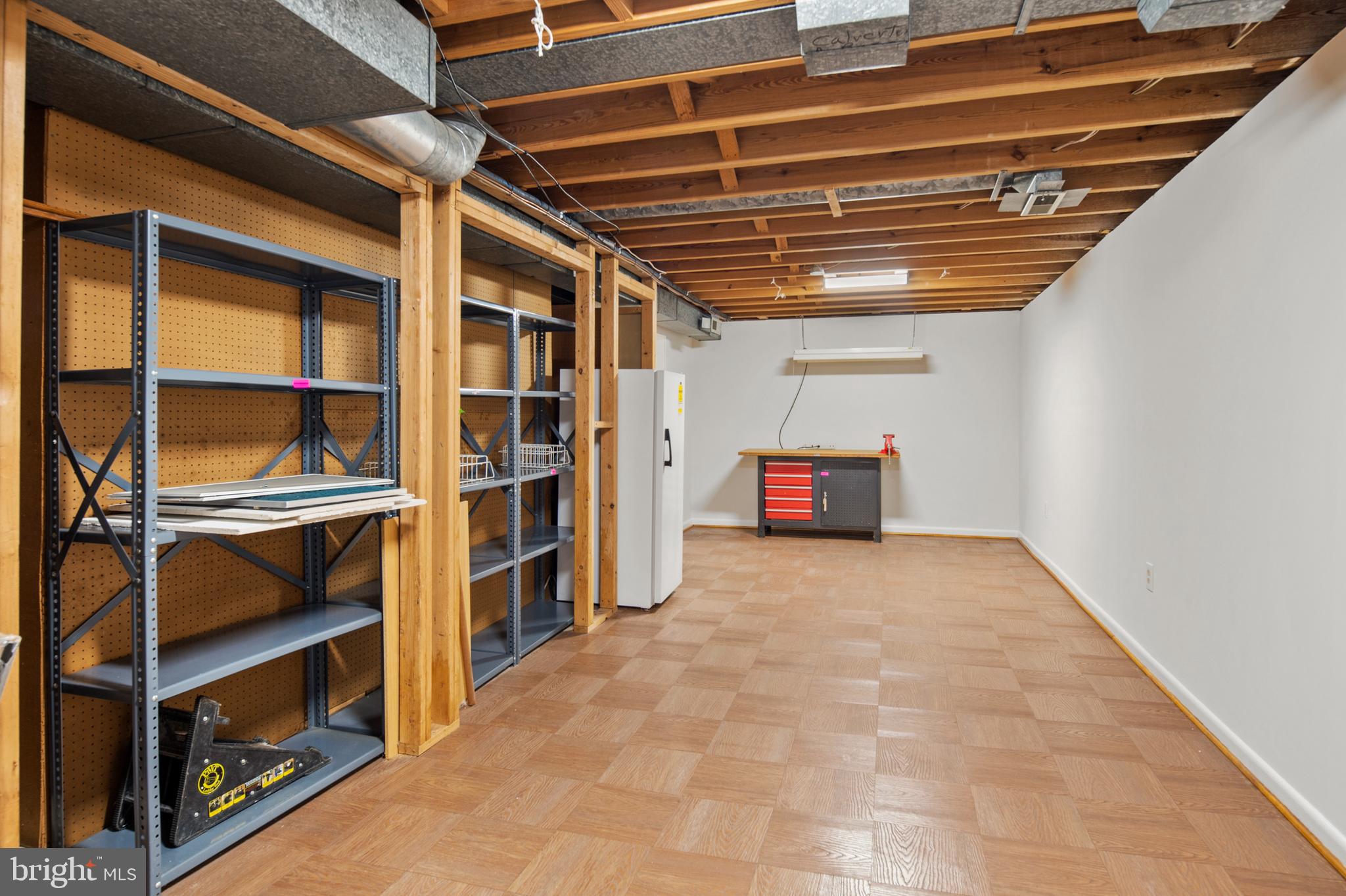 CALVERTON - Residential