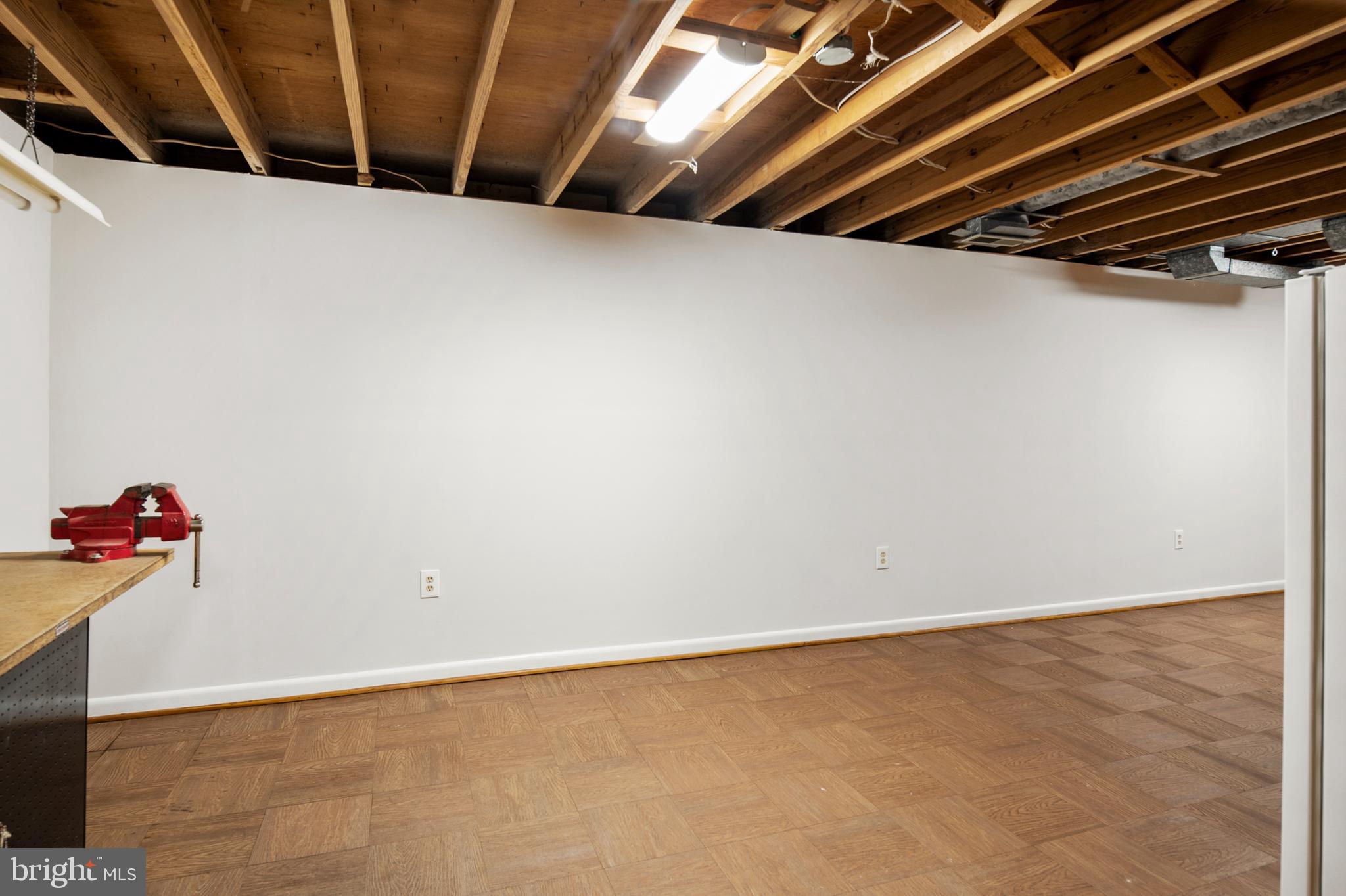 CALVERTON - Residential