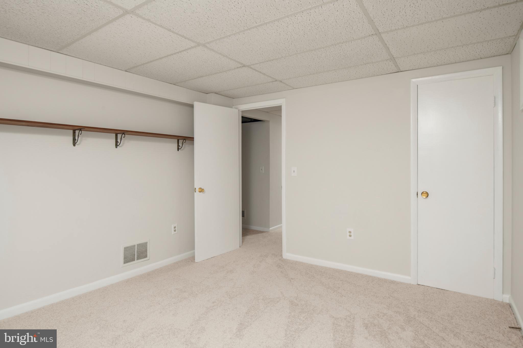 CALVERTON - Residential