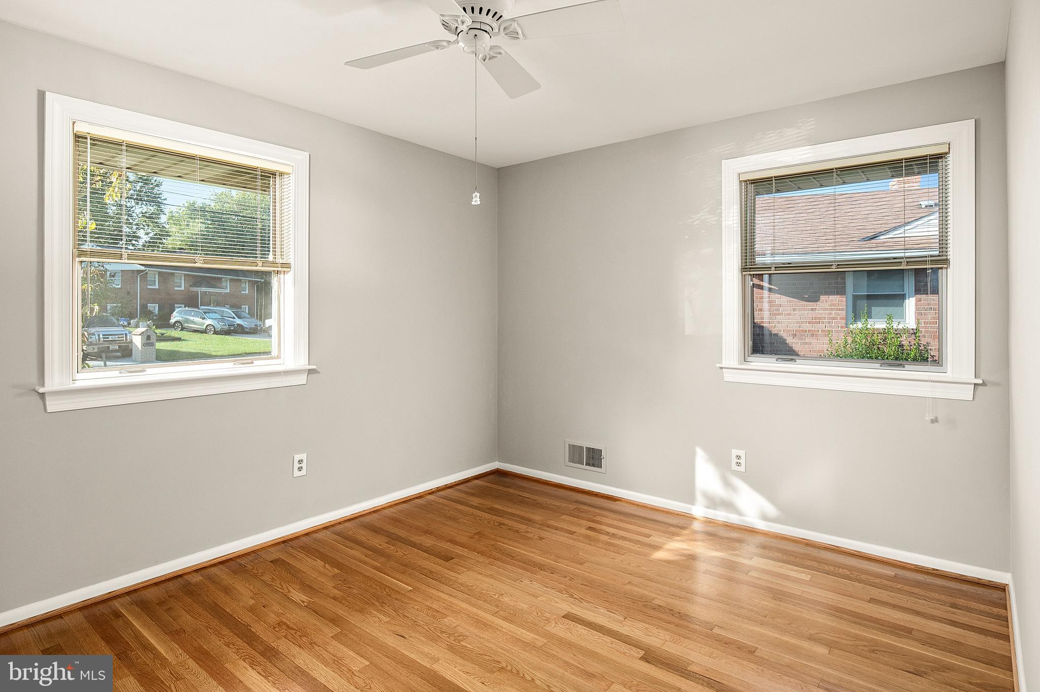 CALVERTON - Residential