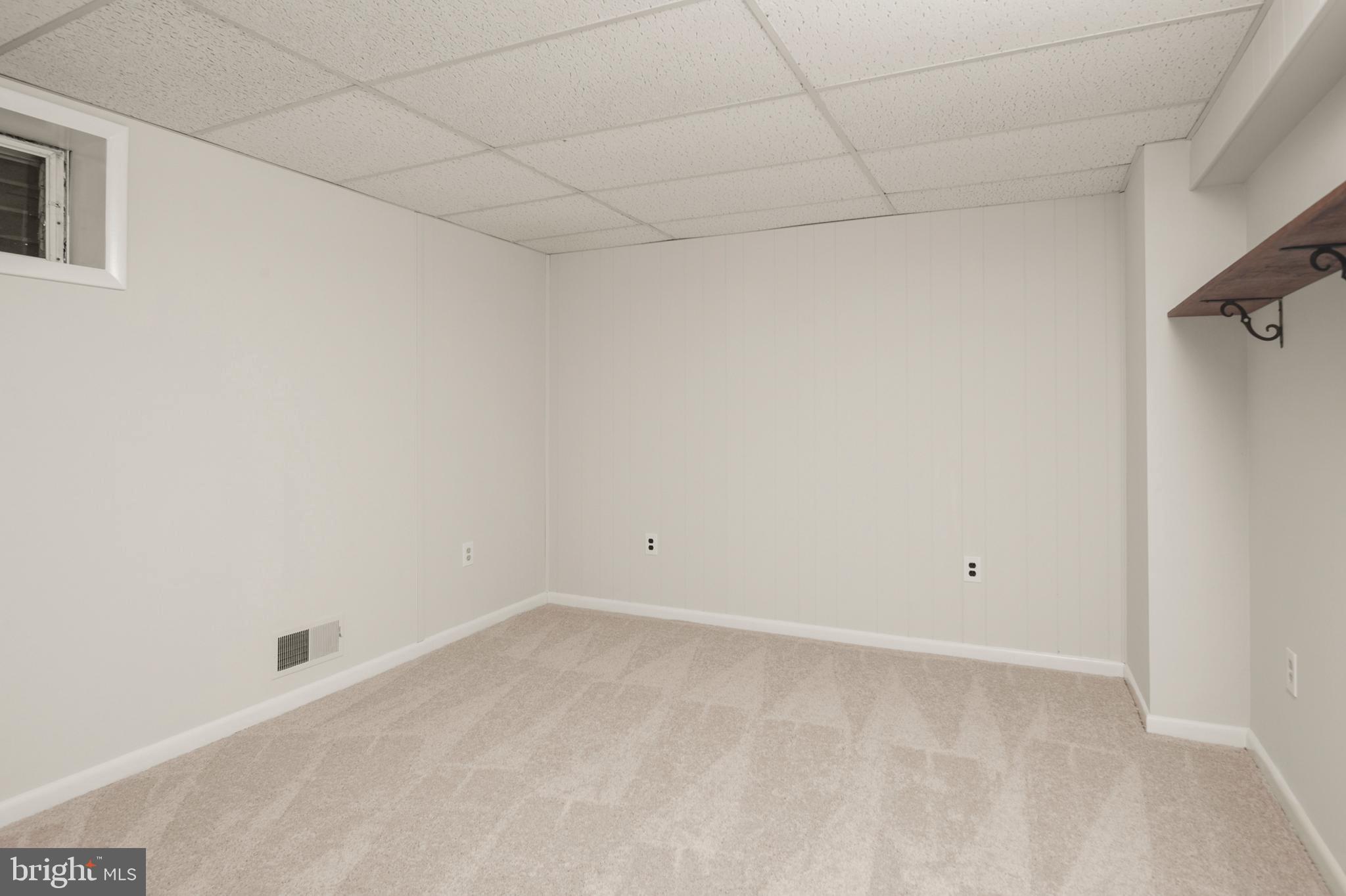 CALVERTON - Residential