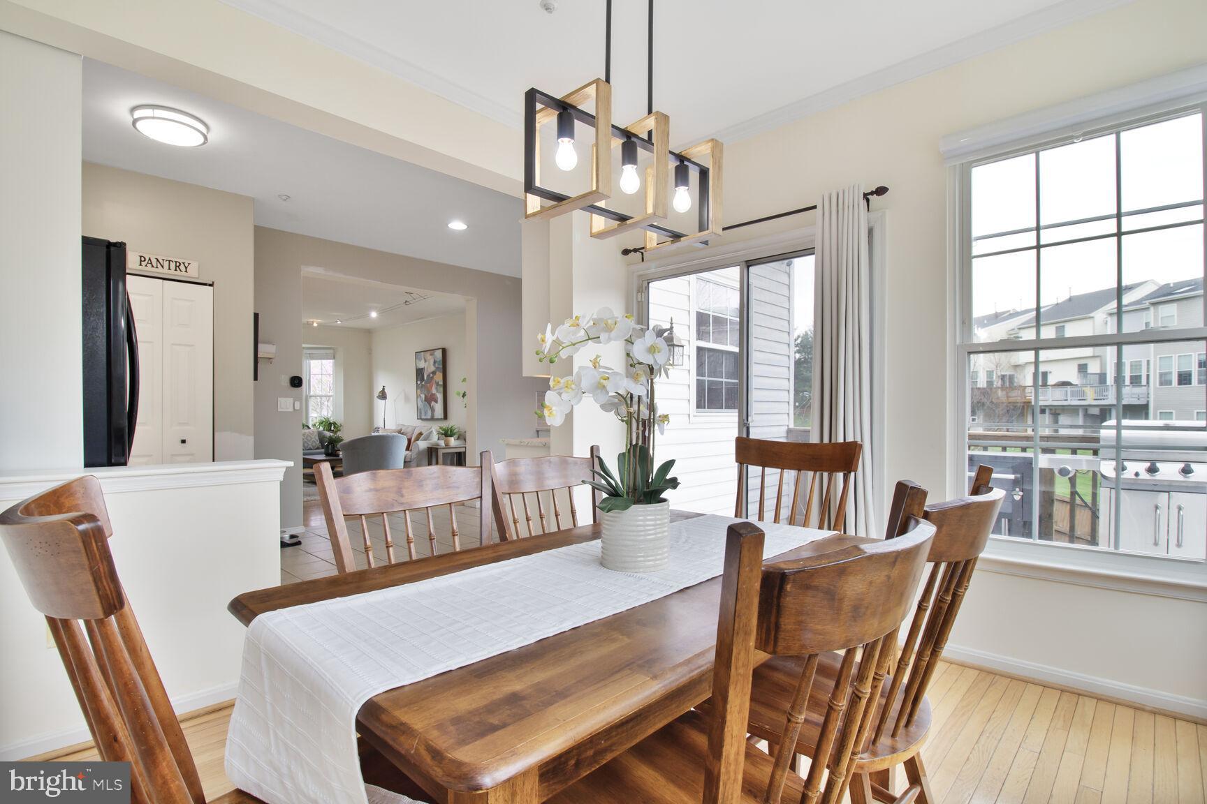 RIDGE COMMONS - Residential