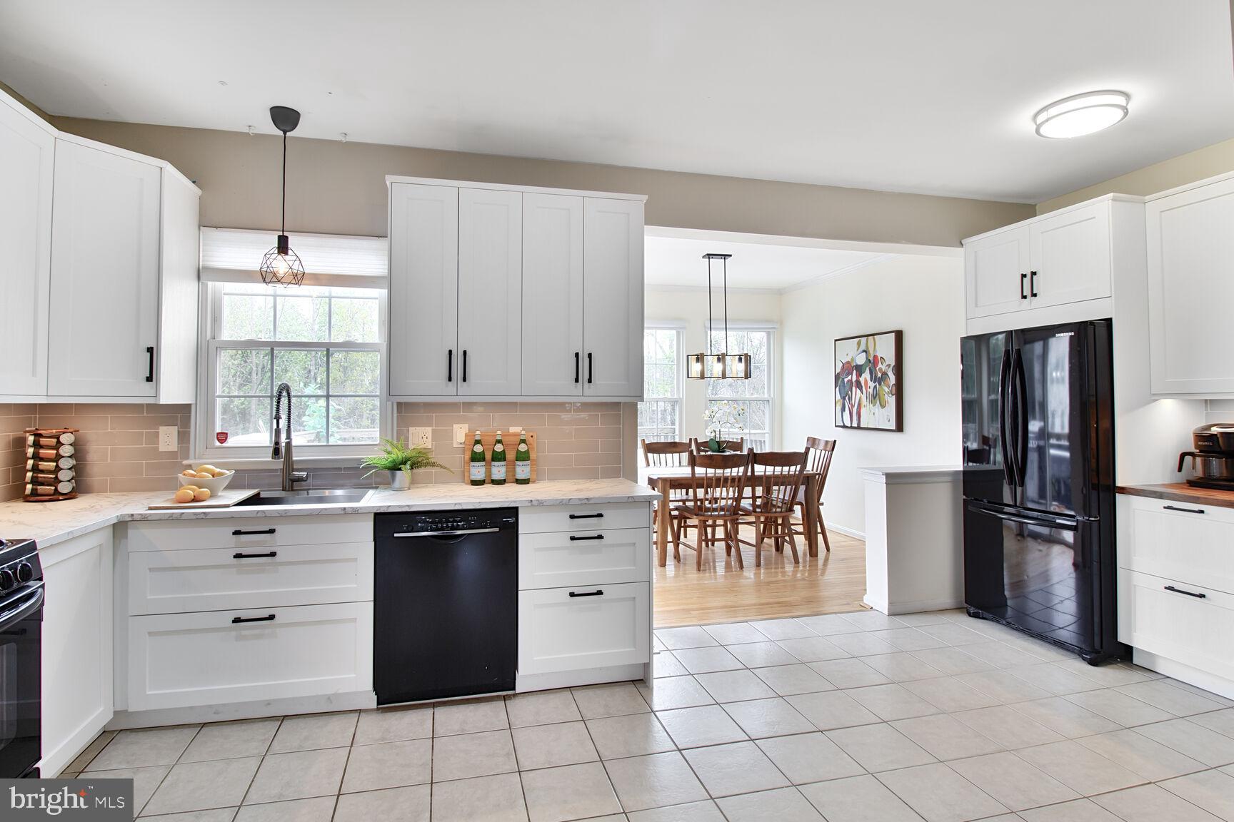 RIDGE COMMONS - Residential