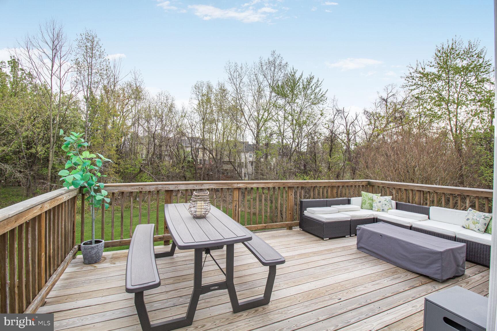 RIDGE COMMONS - Residential