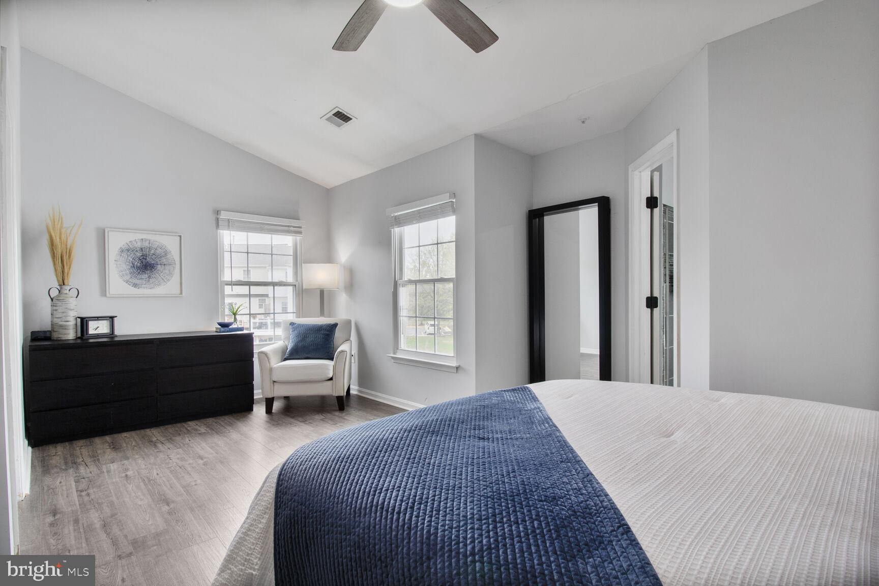 RIDGE COMMONS - Residential