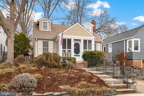 106 E MAPLE STREET ALEXANDRIA VA 22301