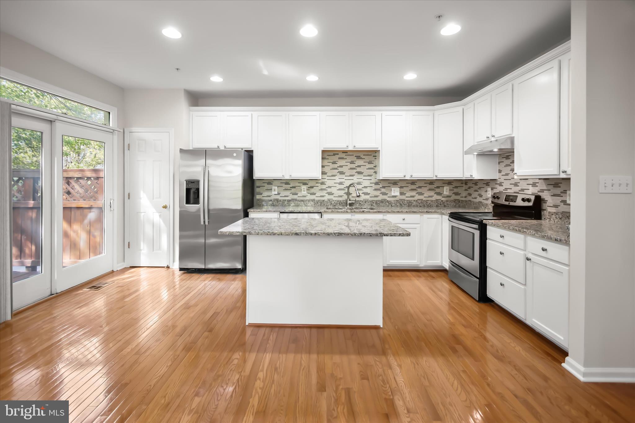 VILLAGE OF RIVER HILL - Residential