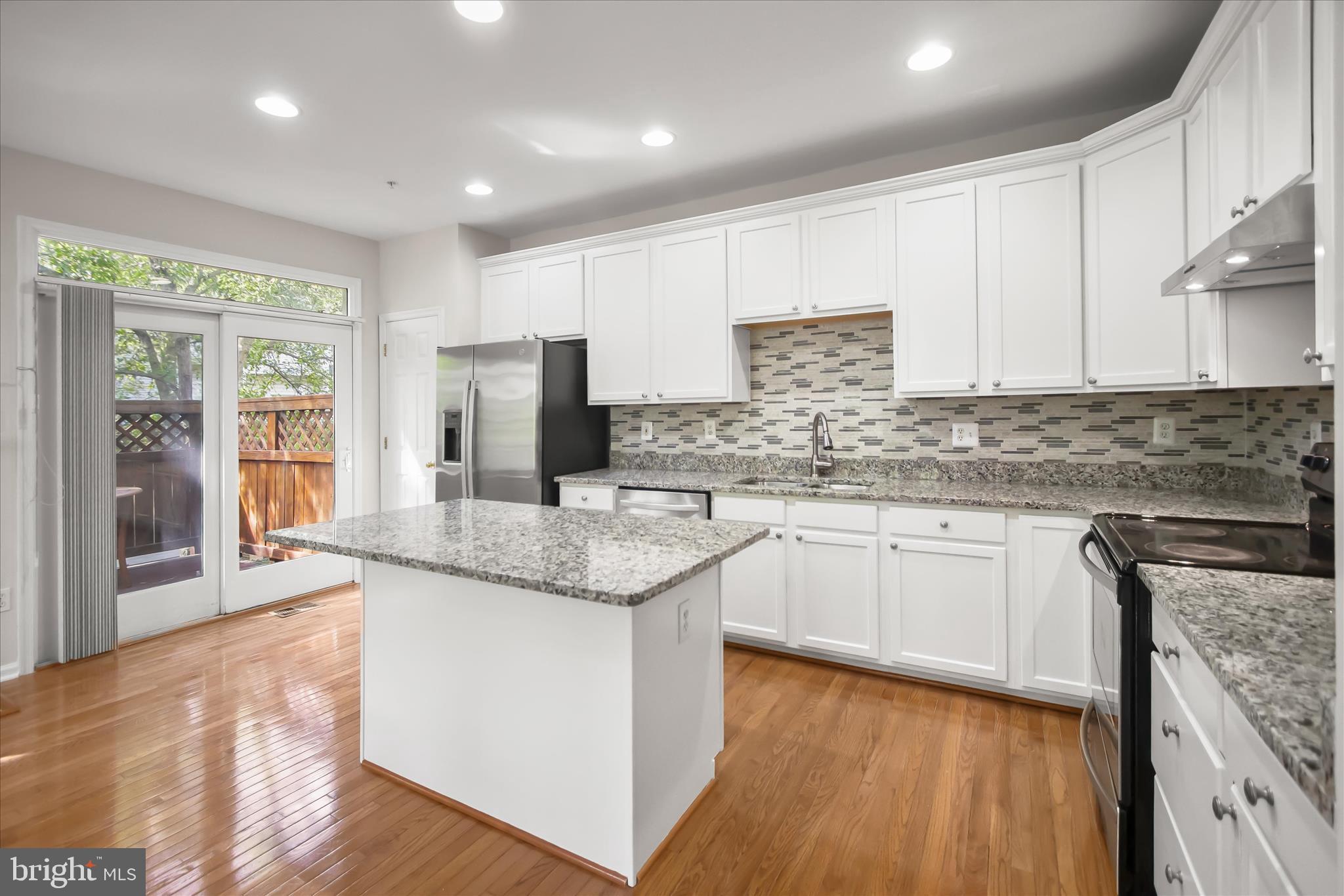VILLAGE OF RIVER HILL - Residential