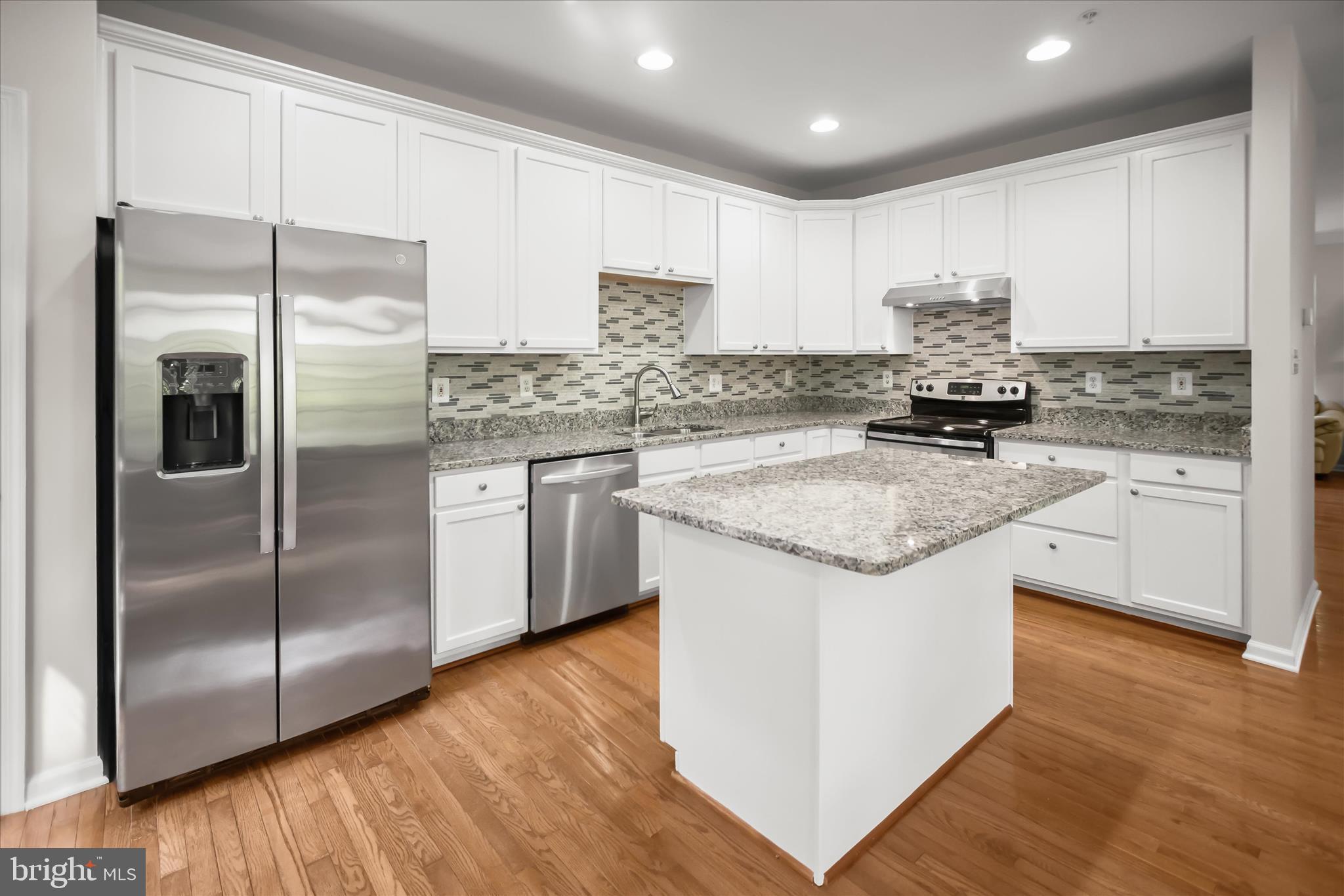 VILLAGE OF RIVER HILL - Residential