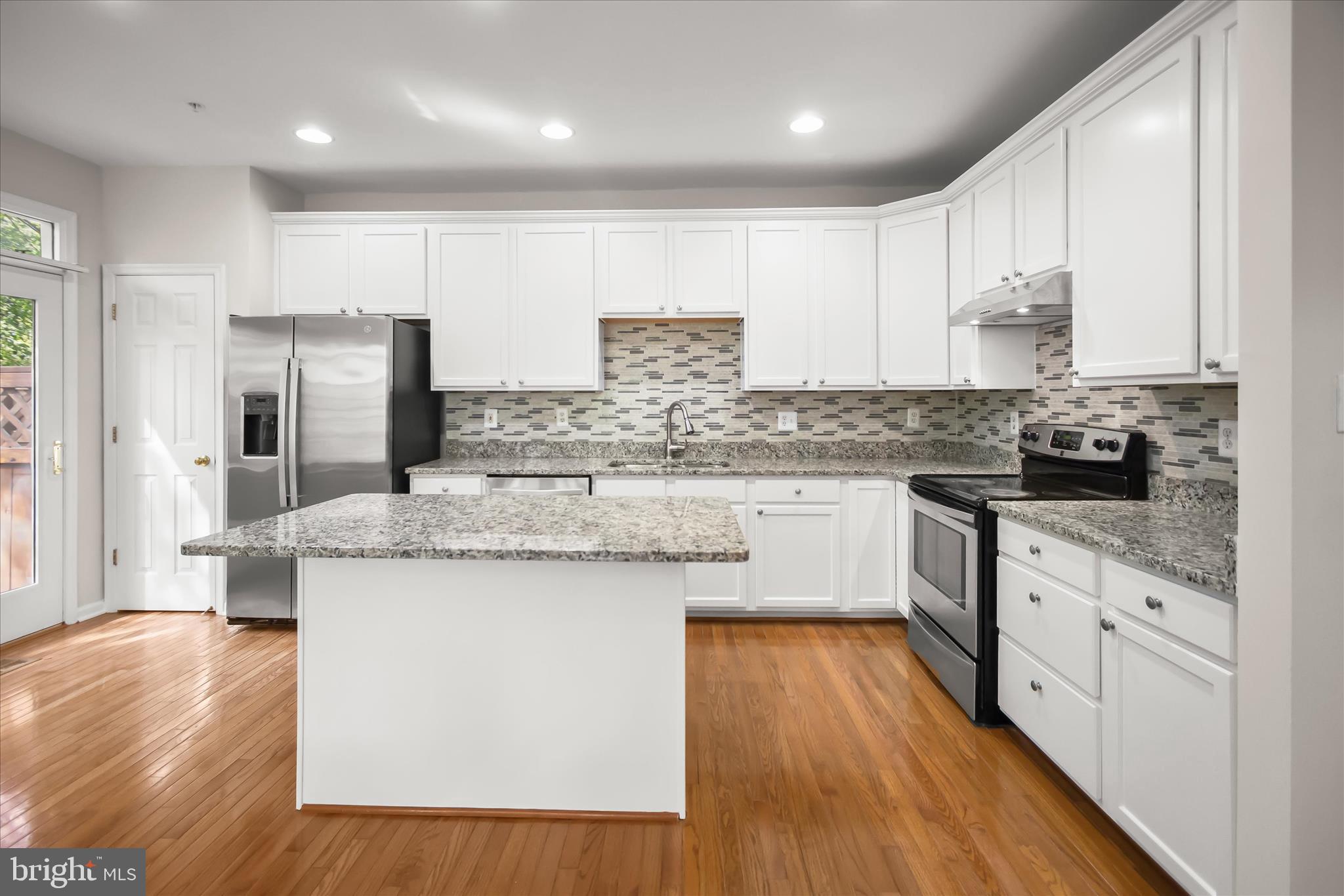 VILLAGE OF RIVER HILL - Residential