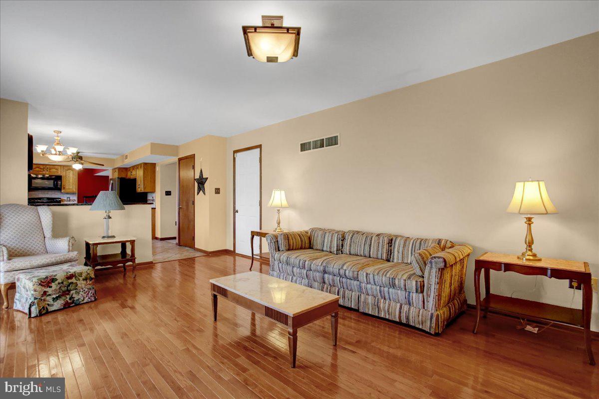 HEATHER KNOLL - Residential