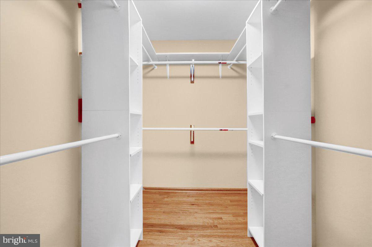 HEATHER KNOLL - Residential