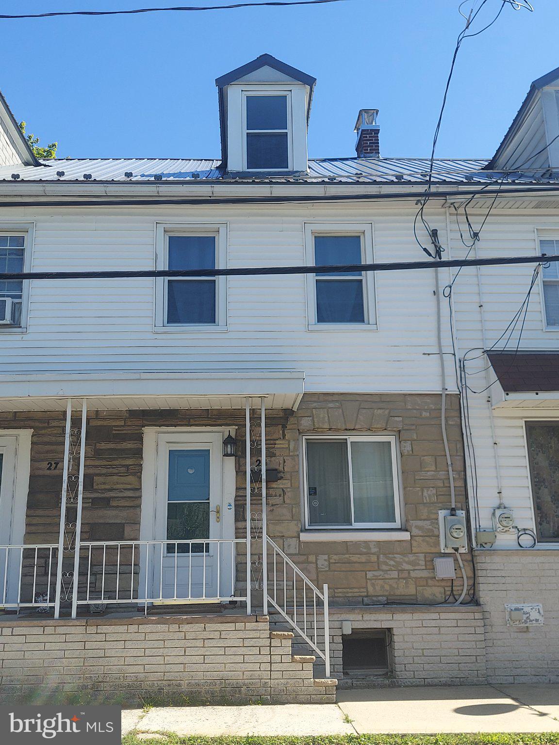 25 N CENTER STREET