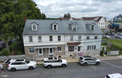 Townhouse For Sale - 25 N Center Street<br/> FRACKVILLE, PA 17931