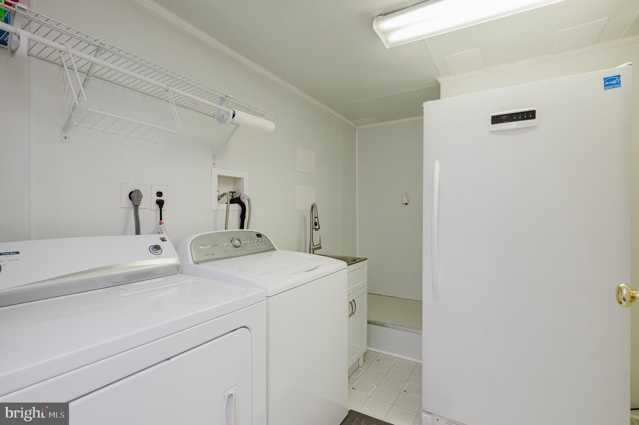 HALLFIELD MANOR - Residential