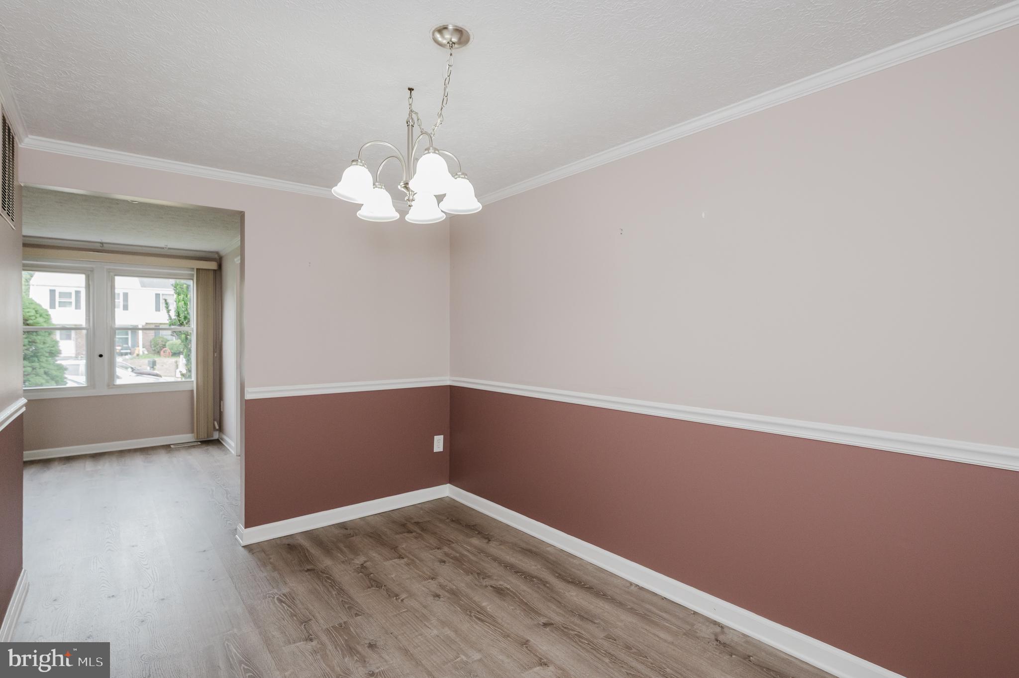 HALLFIELD MANOR - Residential