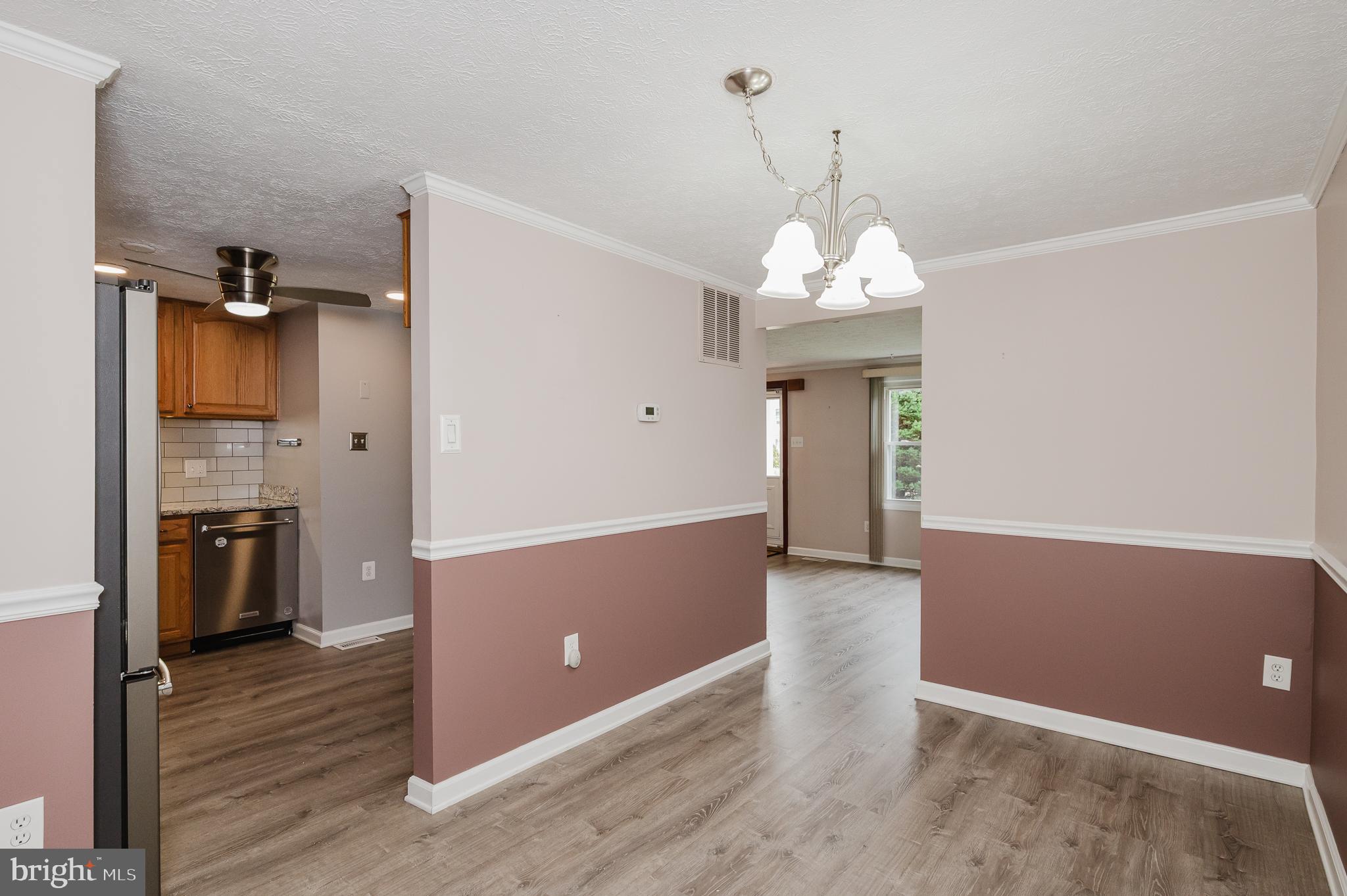 HALLFIELD MANOR - Residential