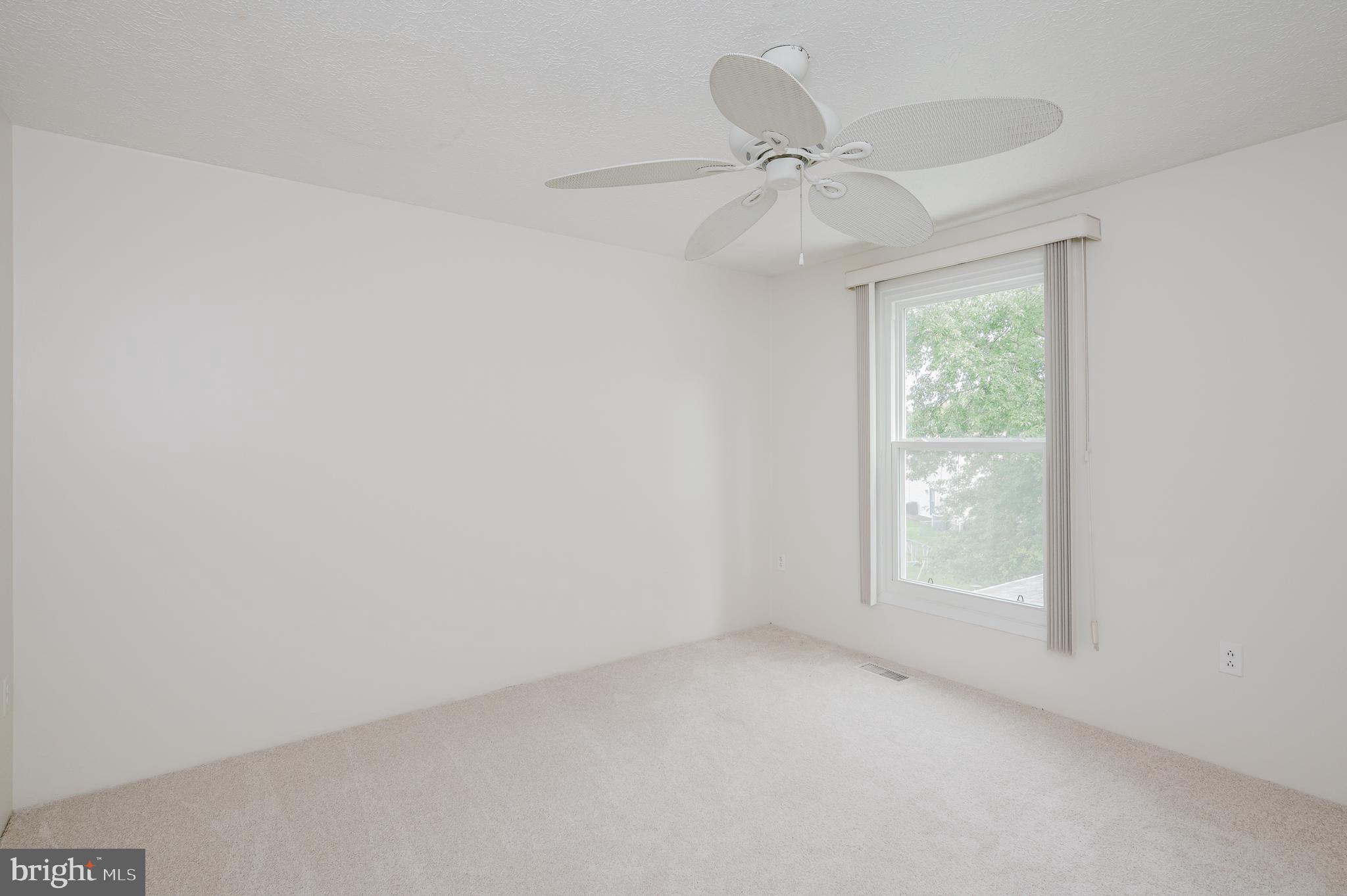 HALLFIELD MANOR - Residential