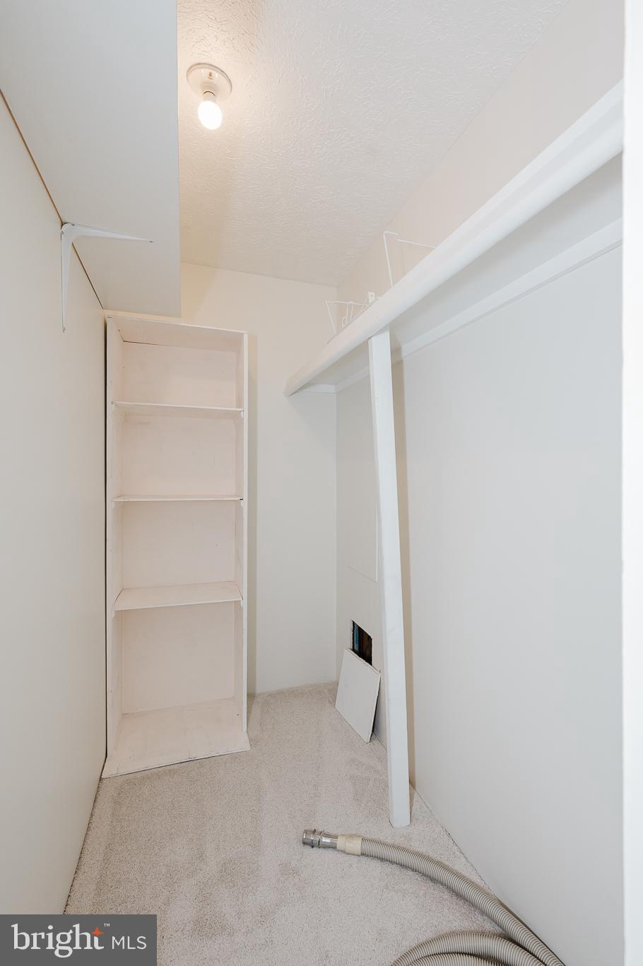 HALLFIELD MANOR - Residential