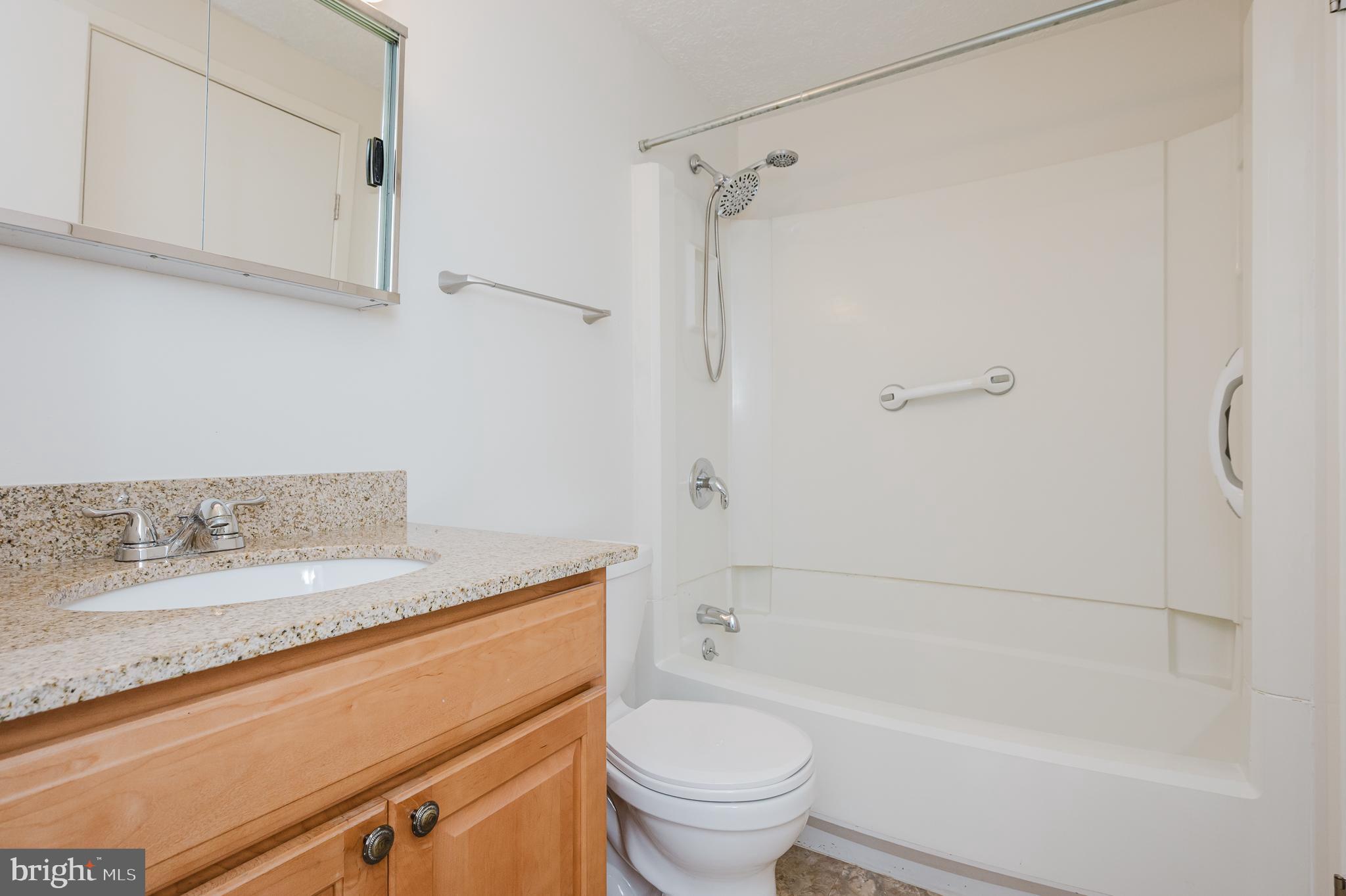 HALLFIELD MANOR - Residential