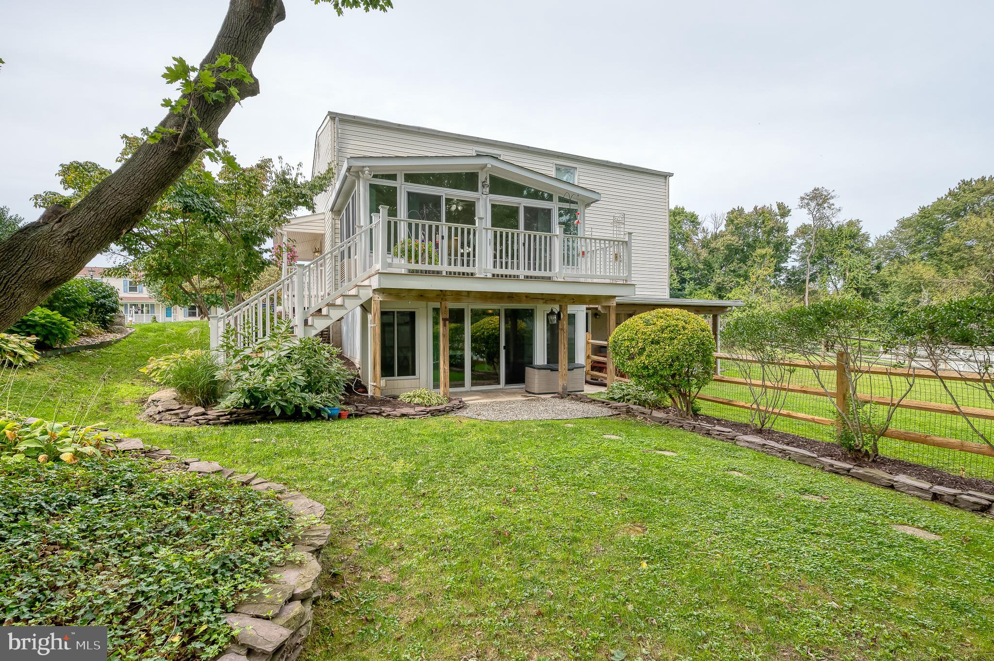 HALLFIELD MANOR - Residential