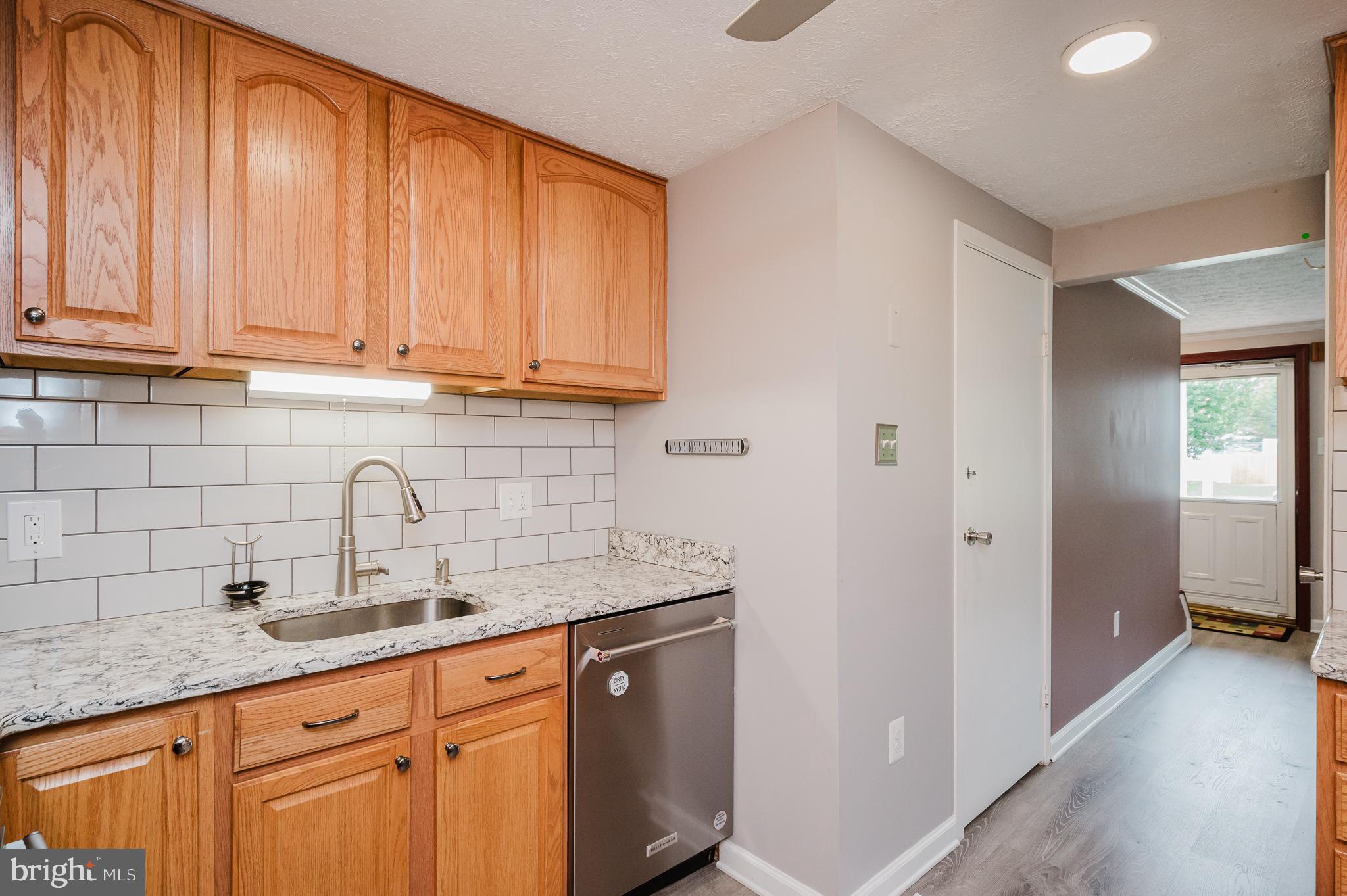 HALLFIELD MANOR - Residential