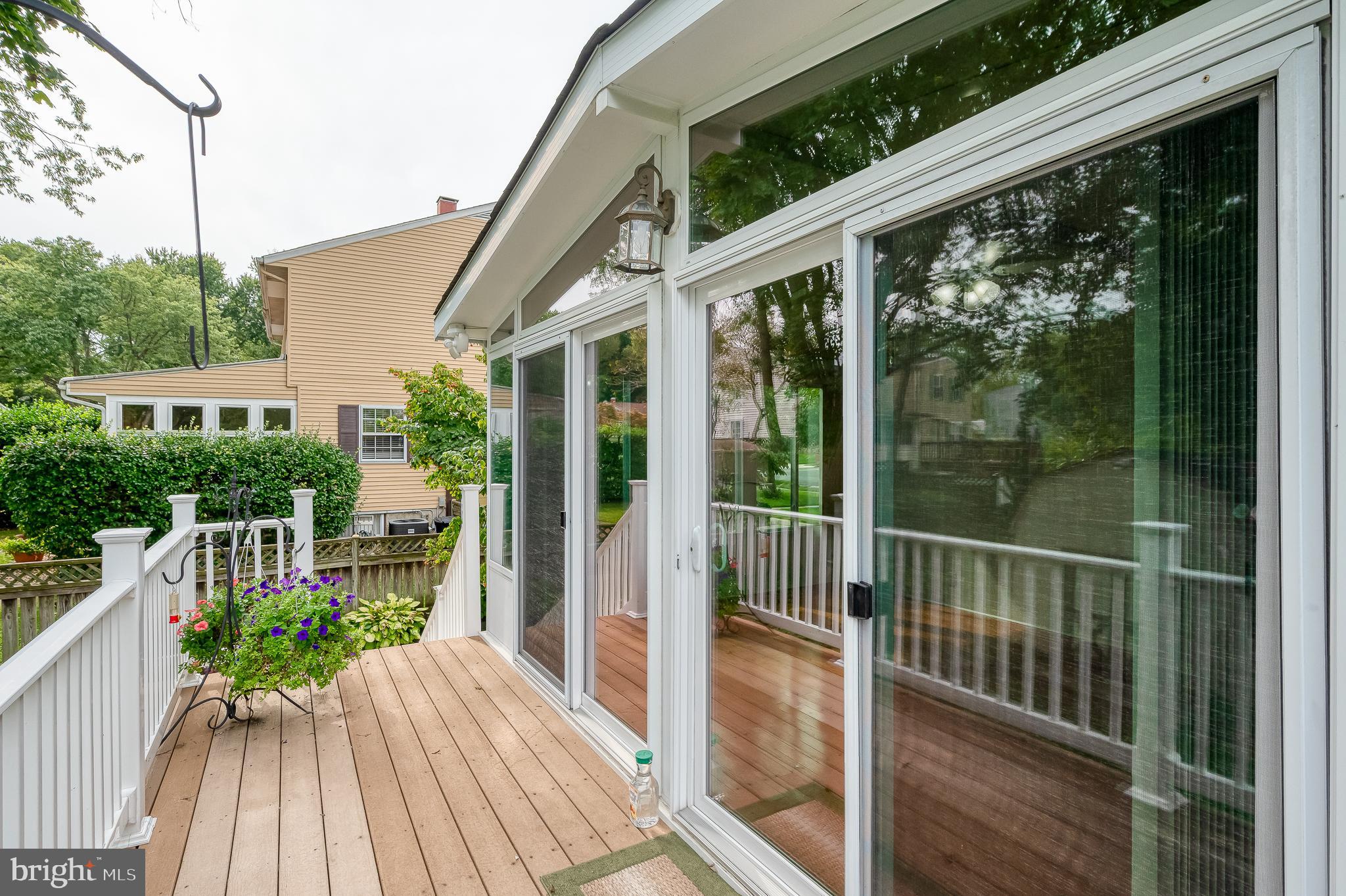 HALLFIELD MANOR - Residential