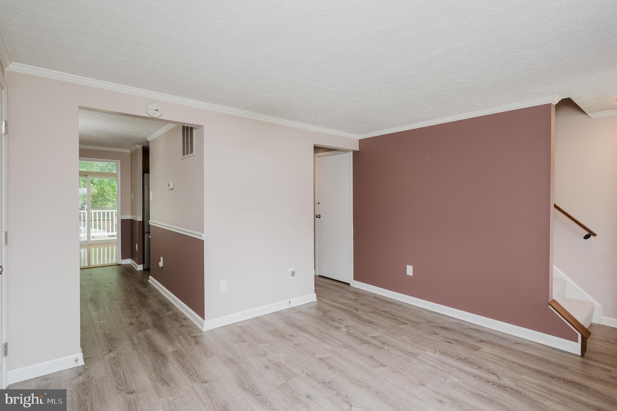 HALLFIELD MANOR - Residential