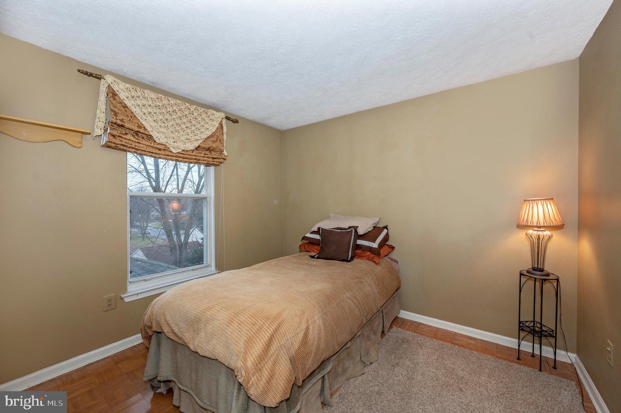 HILLCREST ORCHARDS - Residential