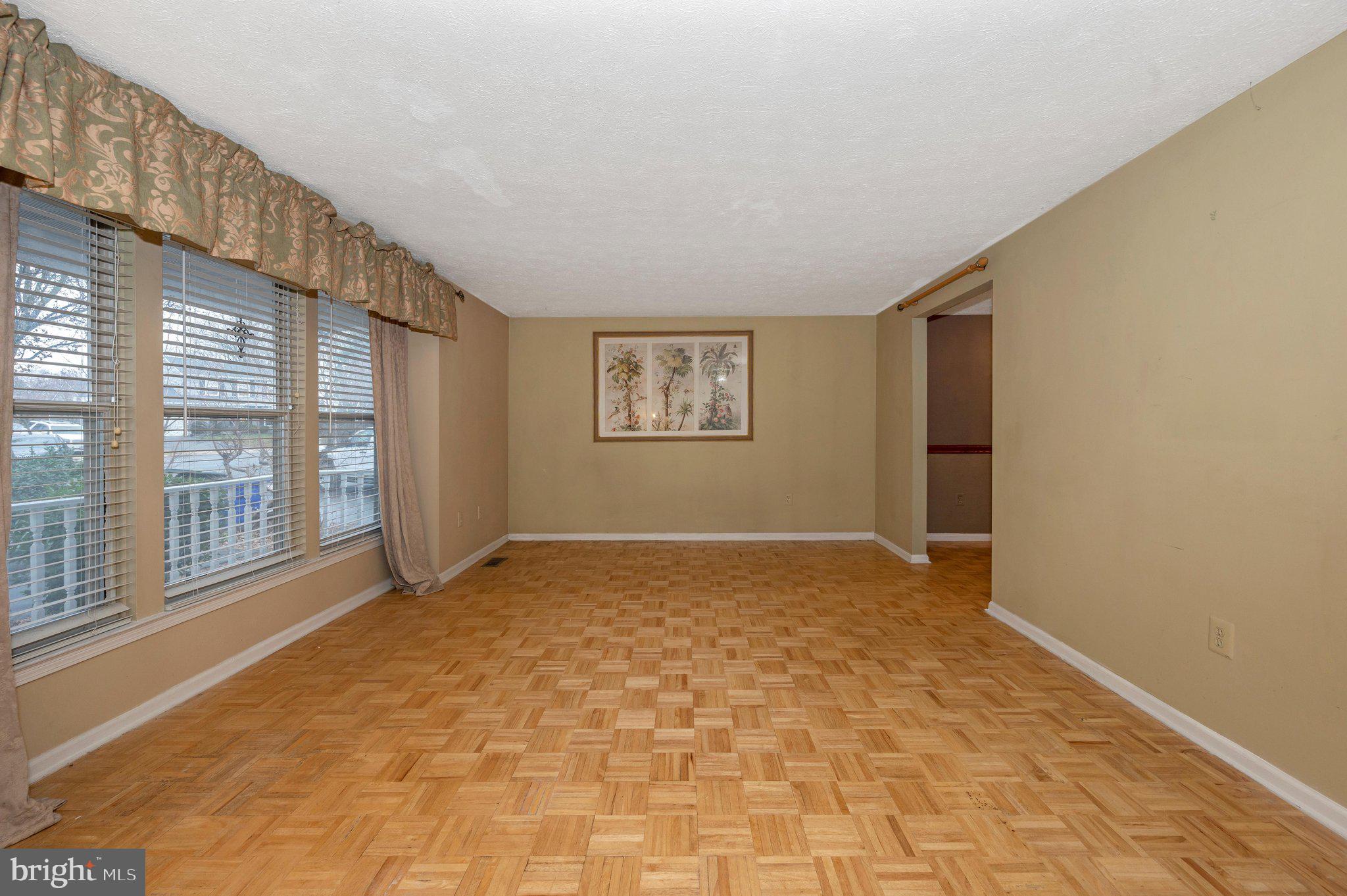 HILLCREST ORCHARDS - Residential