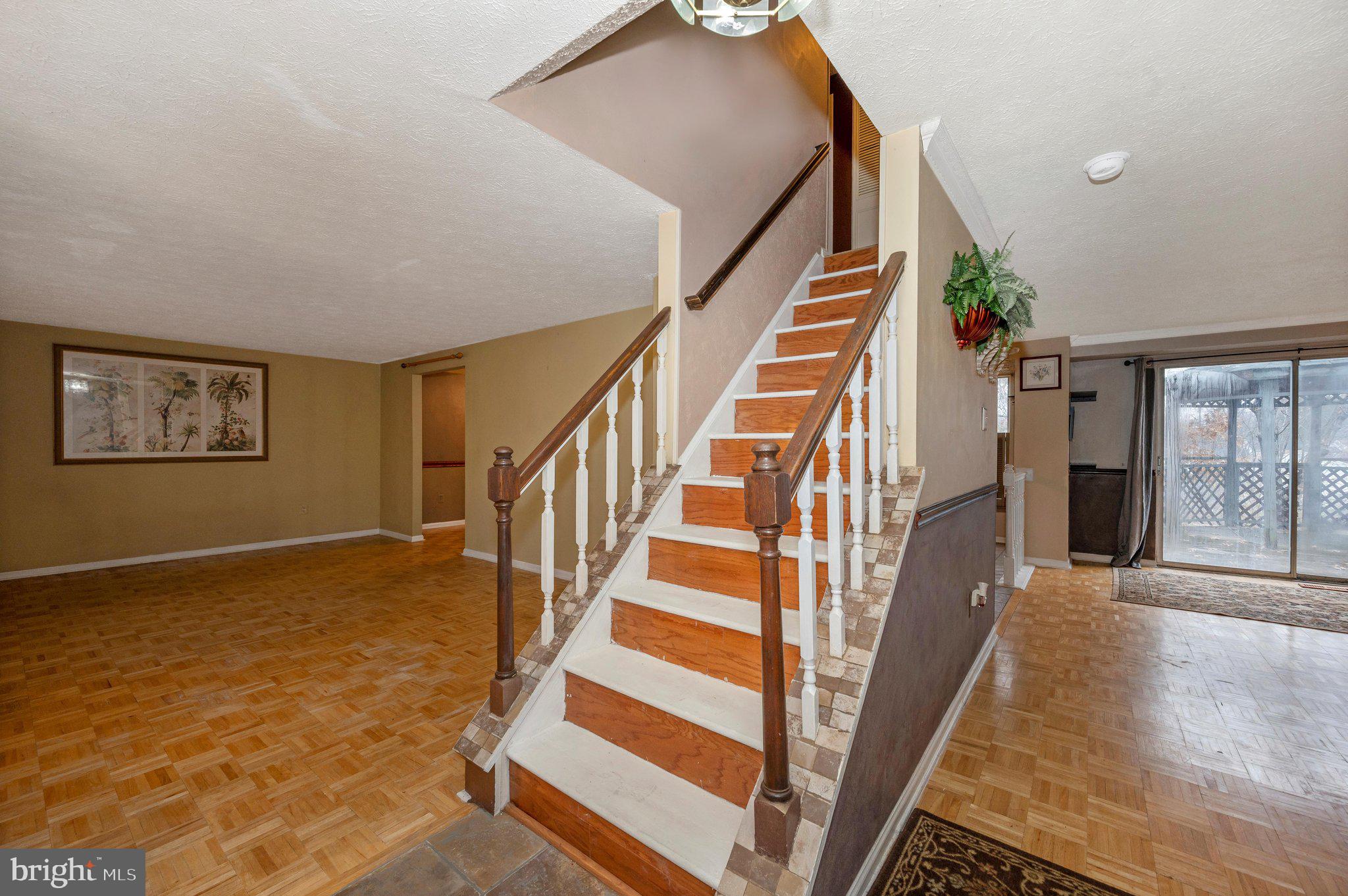 HILLCREST ORCHARDS - Residential