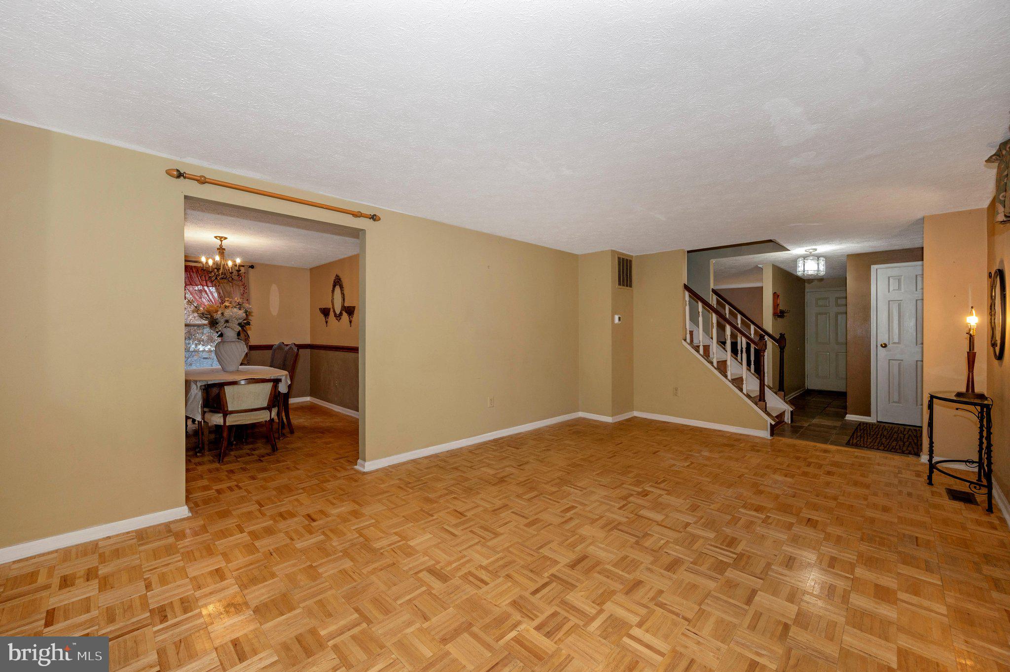 HILLCREST ORCHARDS - Residential