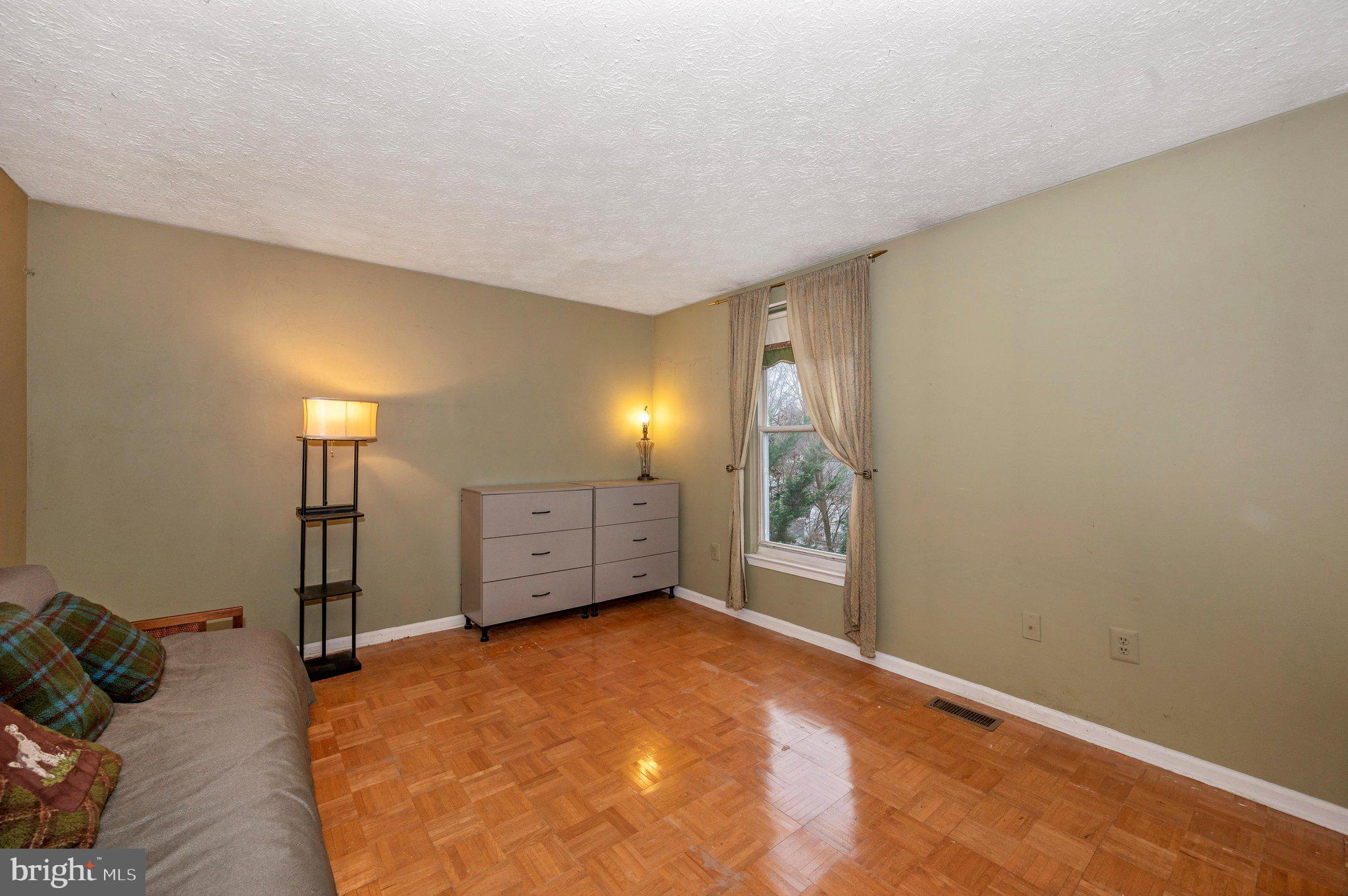 HILLCREST ORCHARDS - Residential