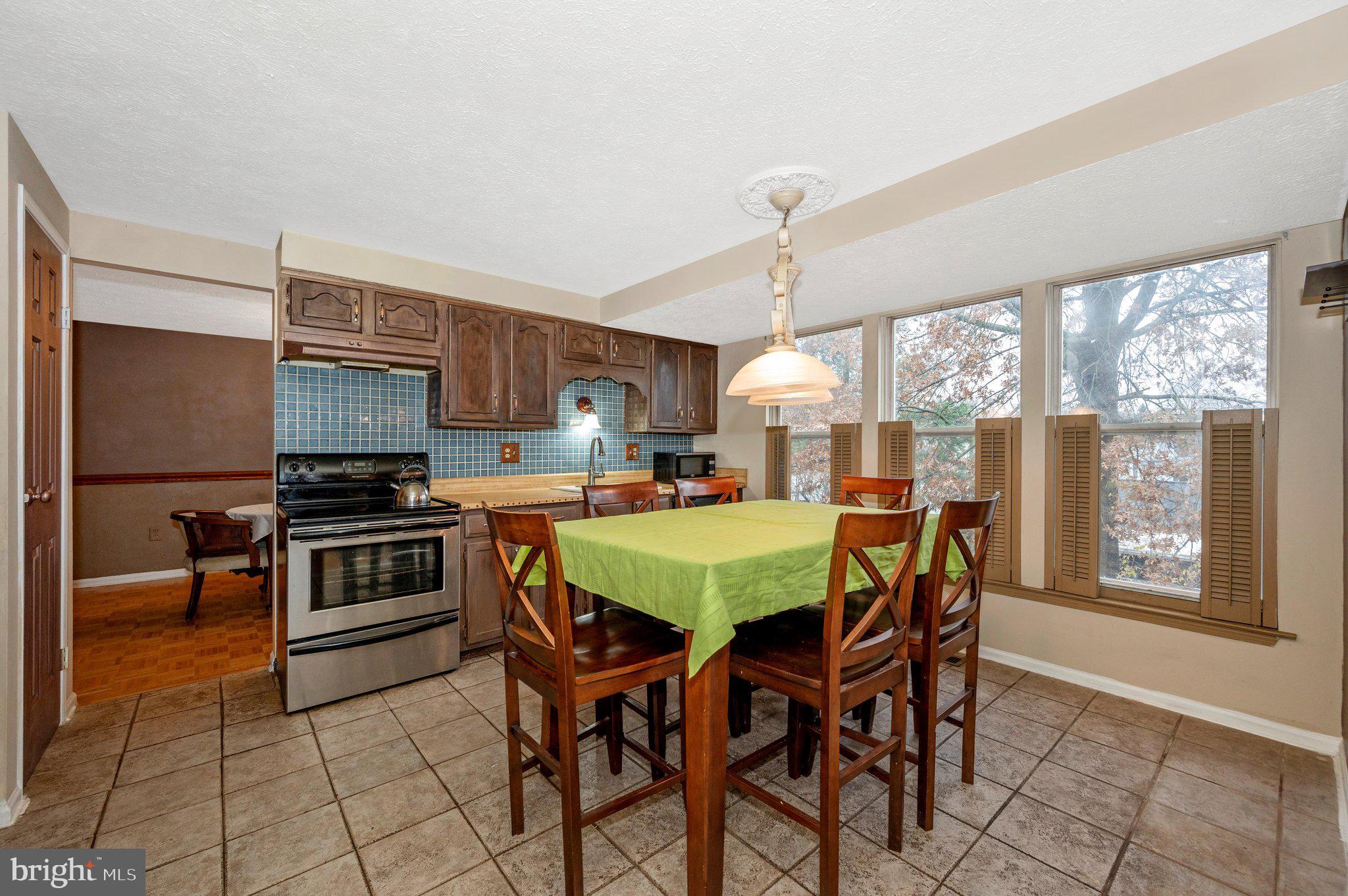 HILLCREST ORCHARDS - Residential