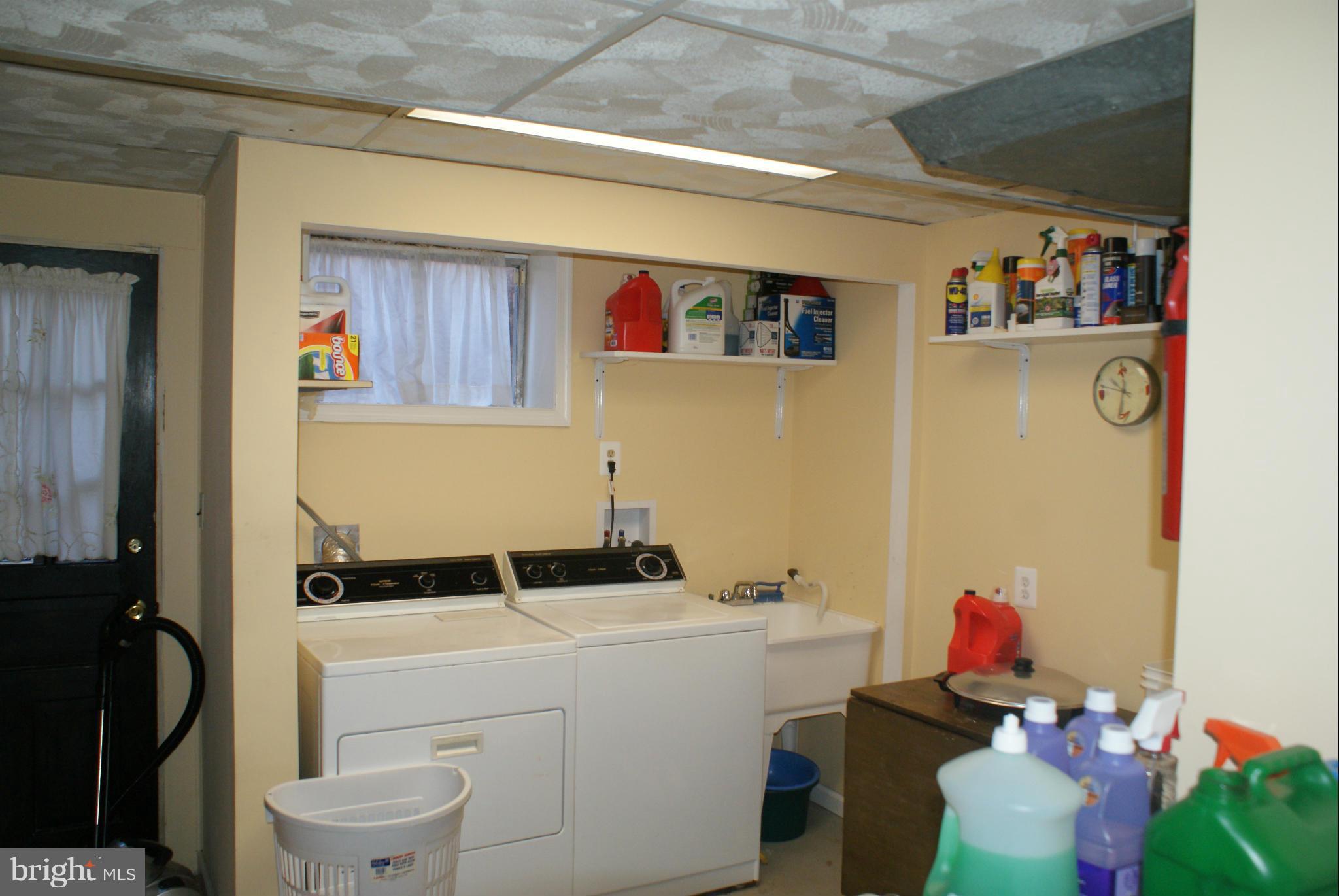 SPRINGBROOK KNOLLS - Residential