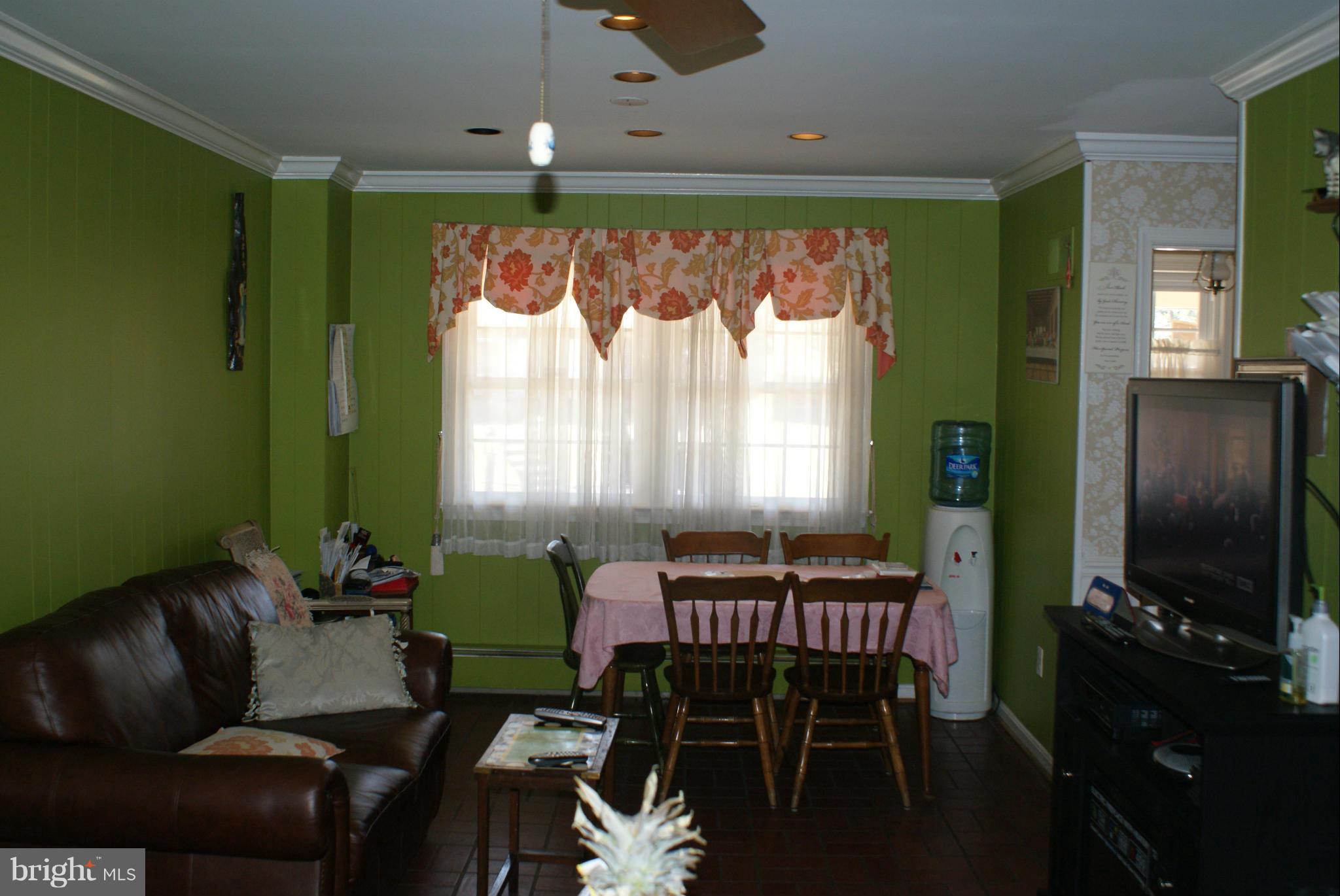 SPRINGBROOK KNOLLS - Residential