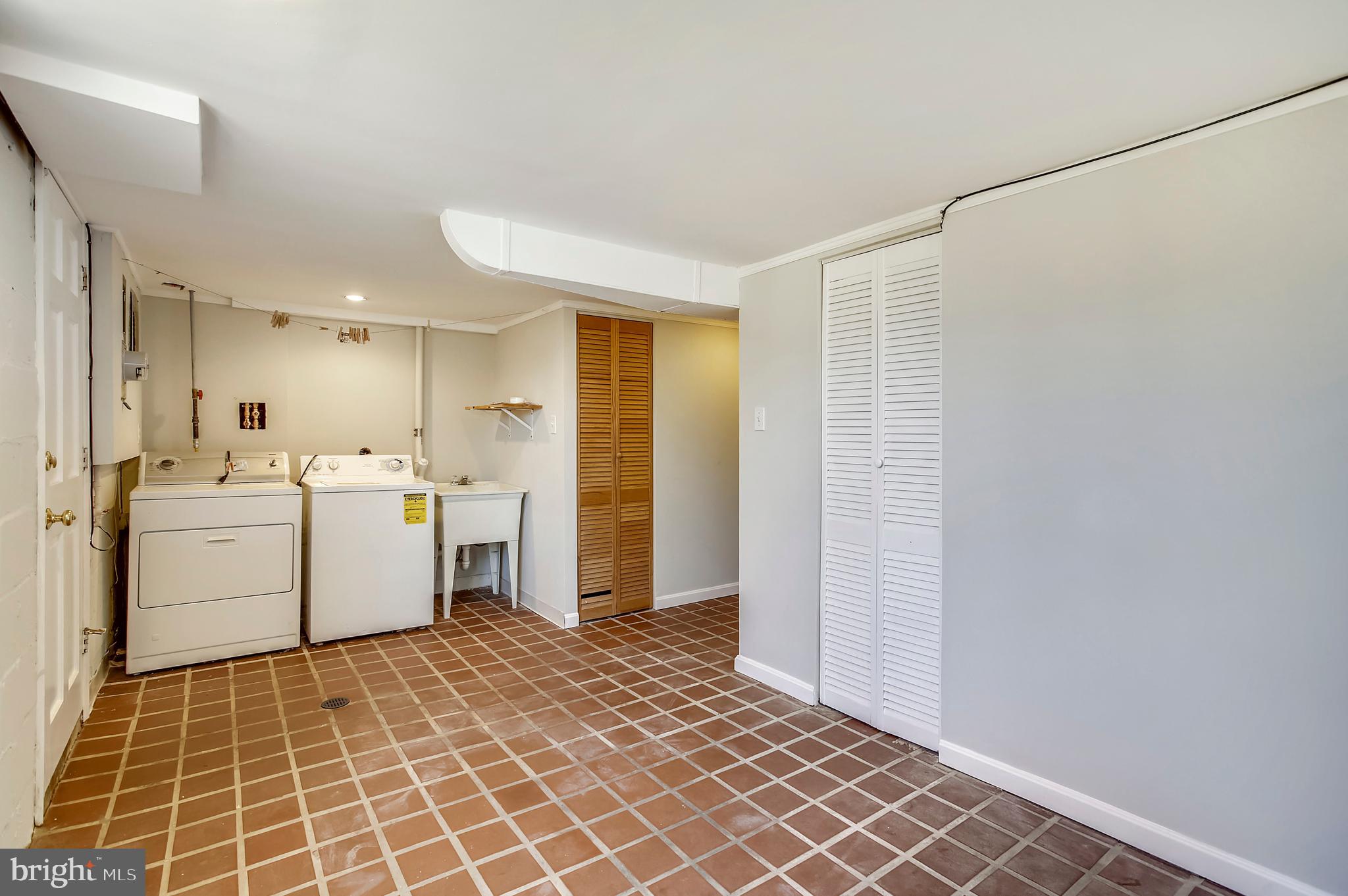 AIGBURTH - Residential