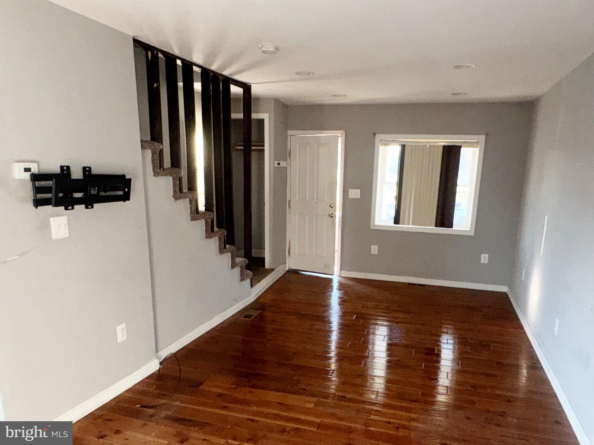 EVERGREEN LAWN - Residential