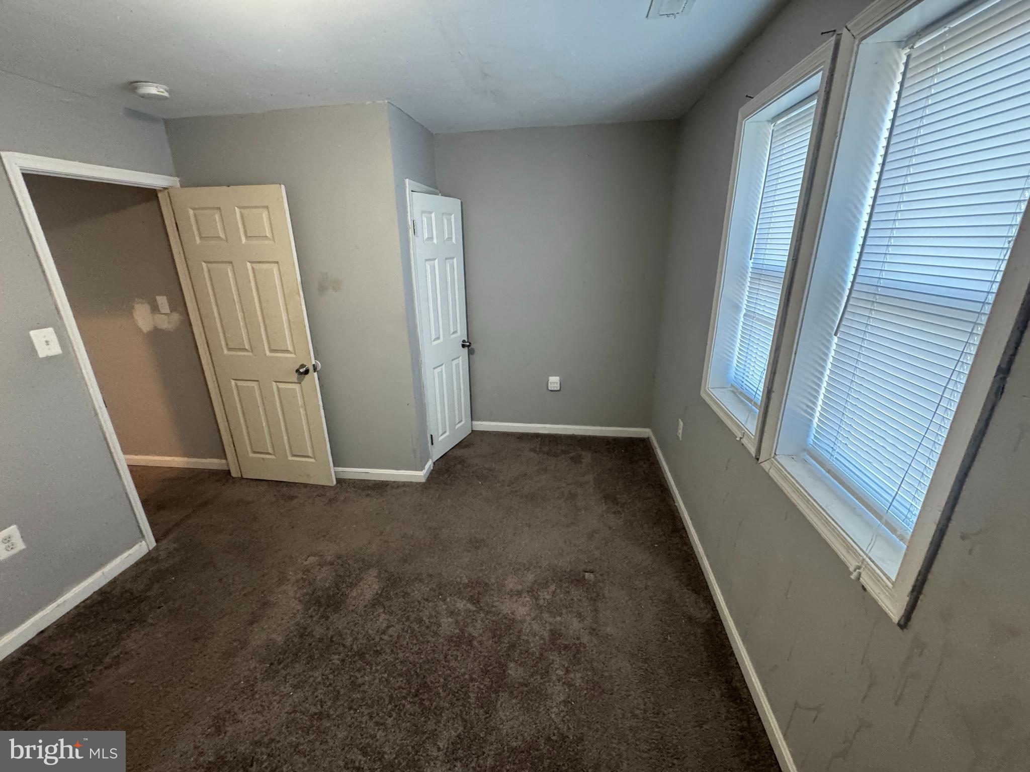 EVERGREEN LAWN - Residential