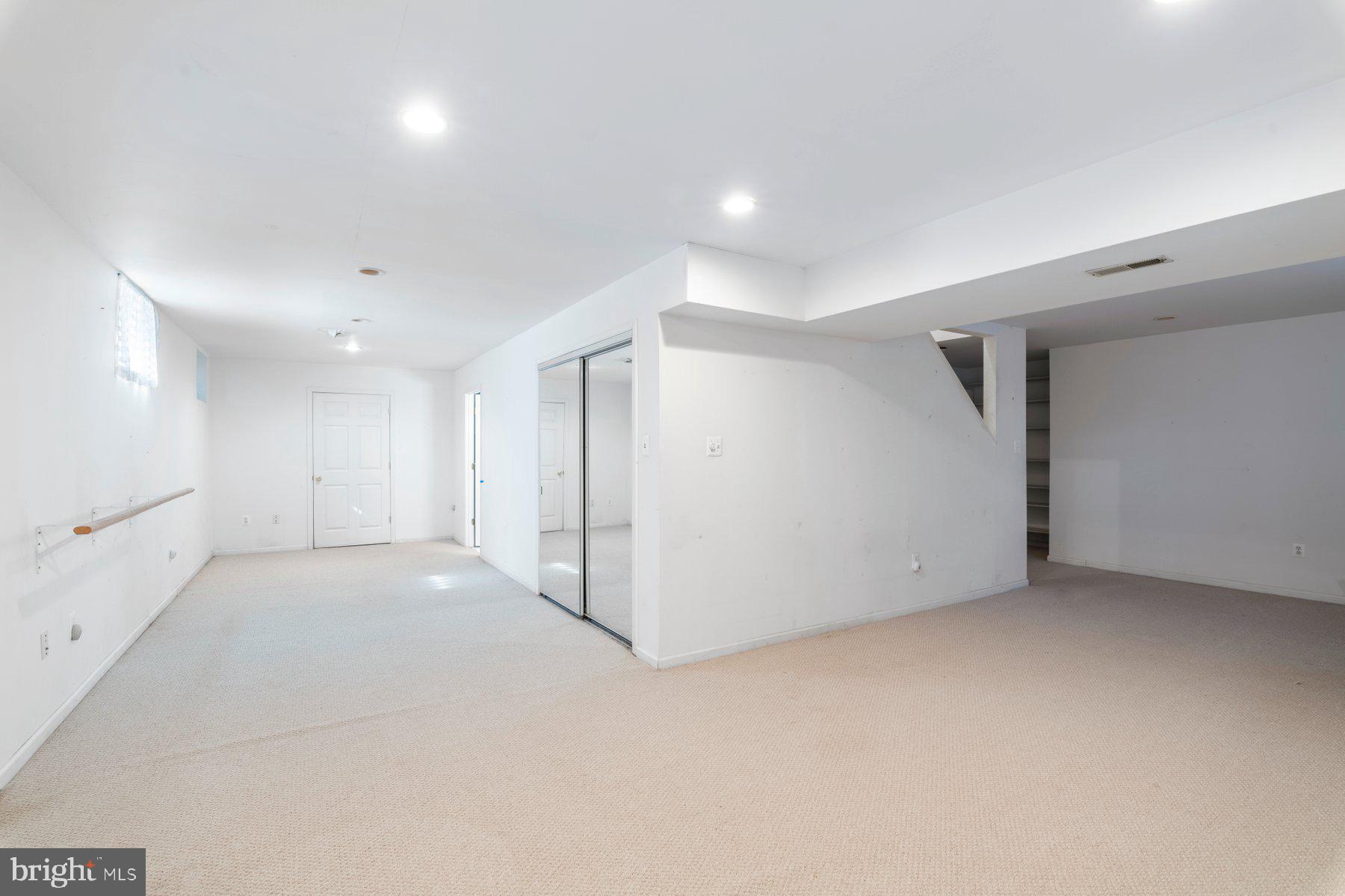 VILLAGE OF HICKORY RIDGE - Residential